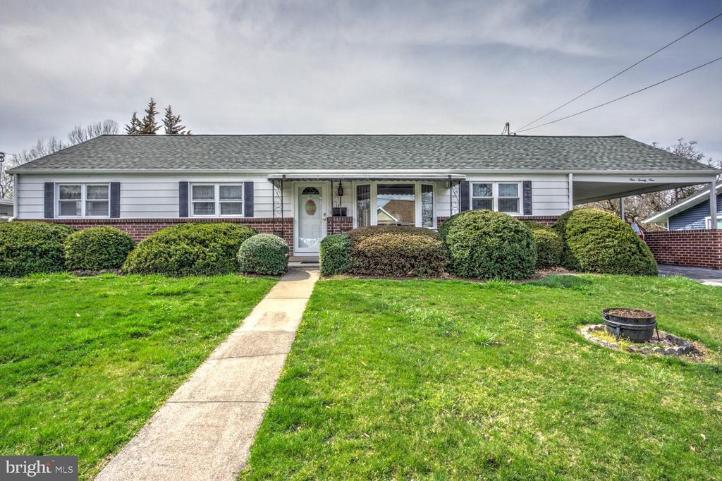 Photo of 121 Sycamore Road, Ephrata, PA 17522 (MLS # PALA2048584)