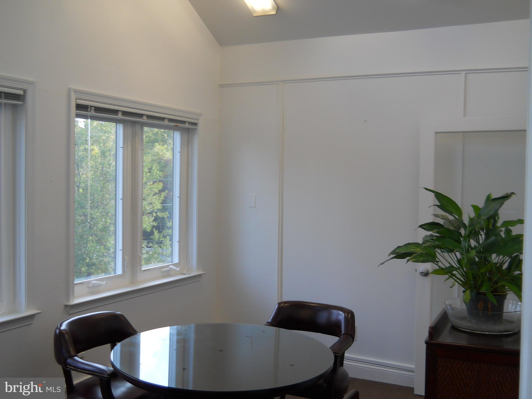 HERNDON PARK STATION - Commercial Lease