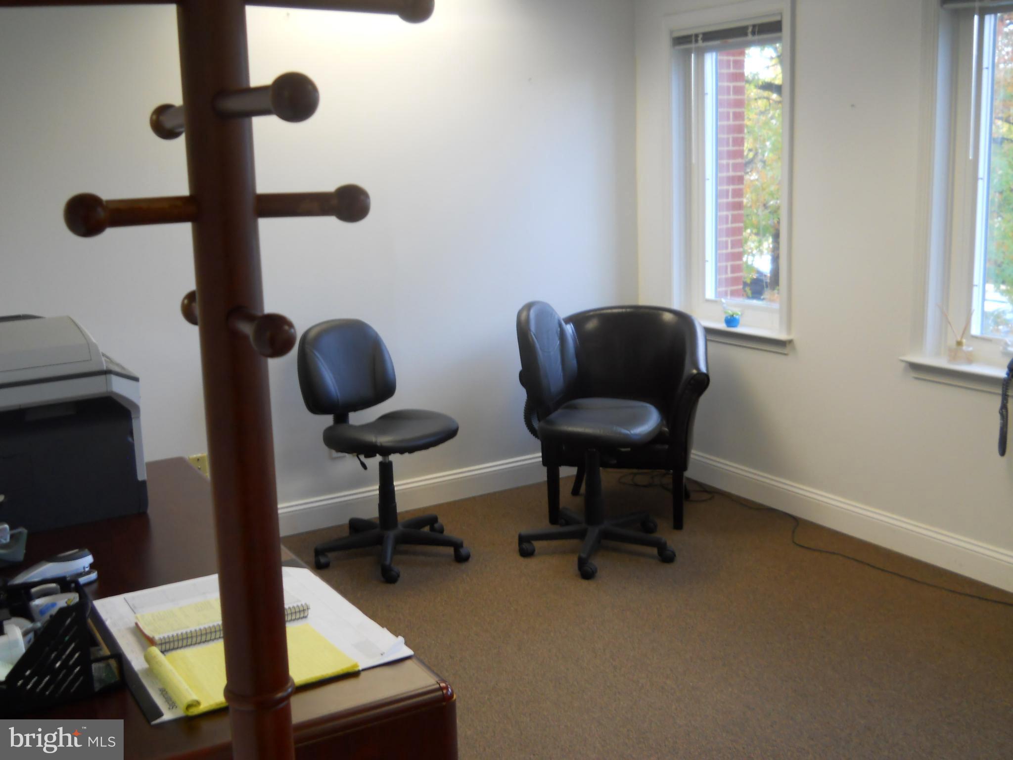 HERNDON PARK STATION - Commercial Lease