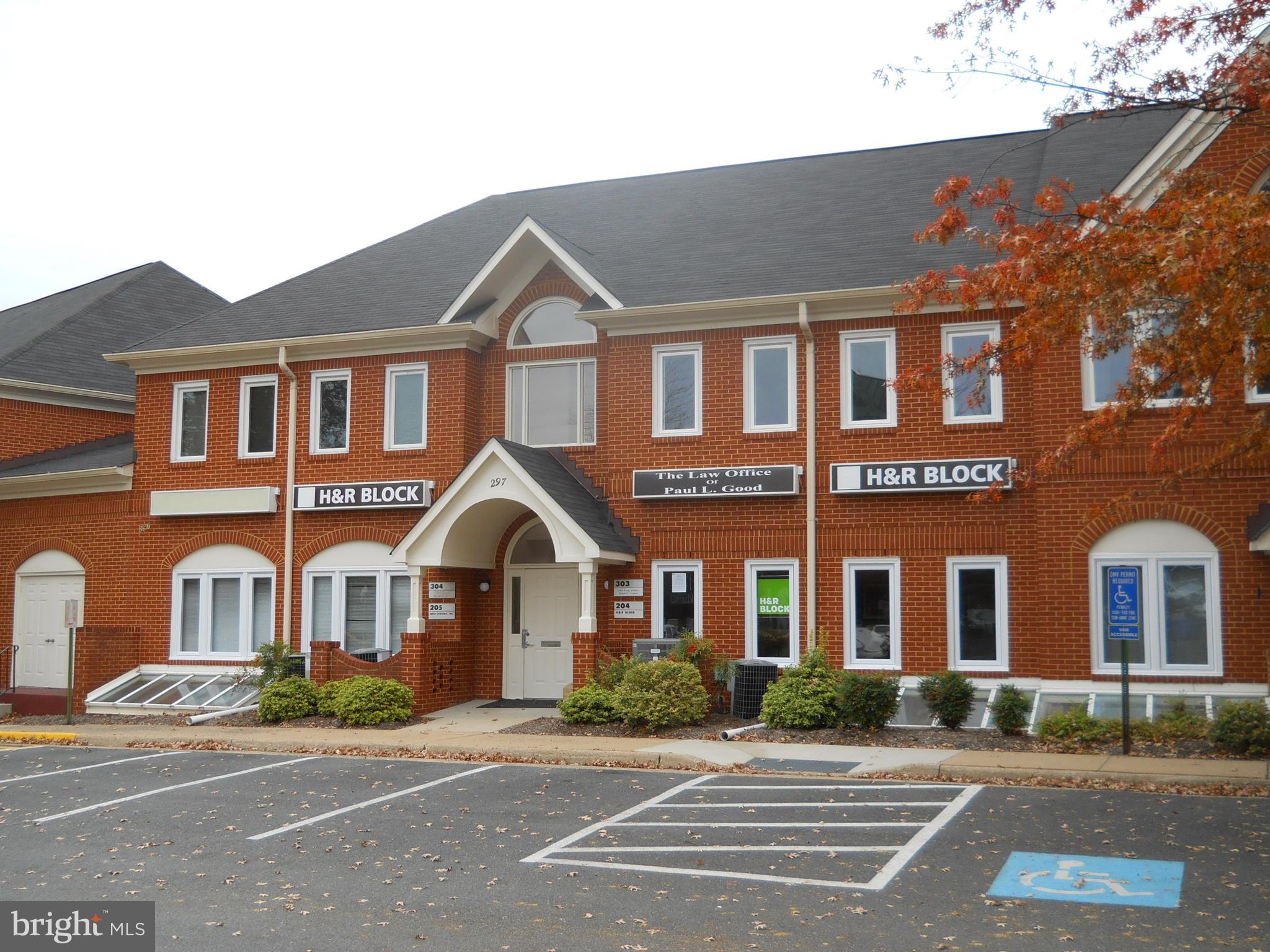 HERNDON PARK STATION - Commercial Lease