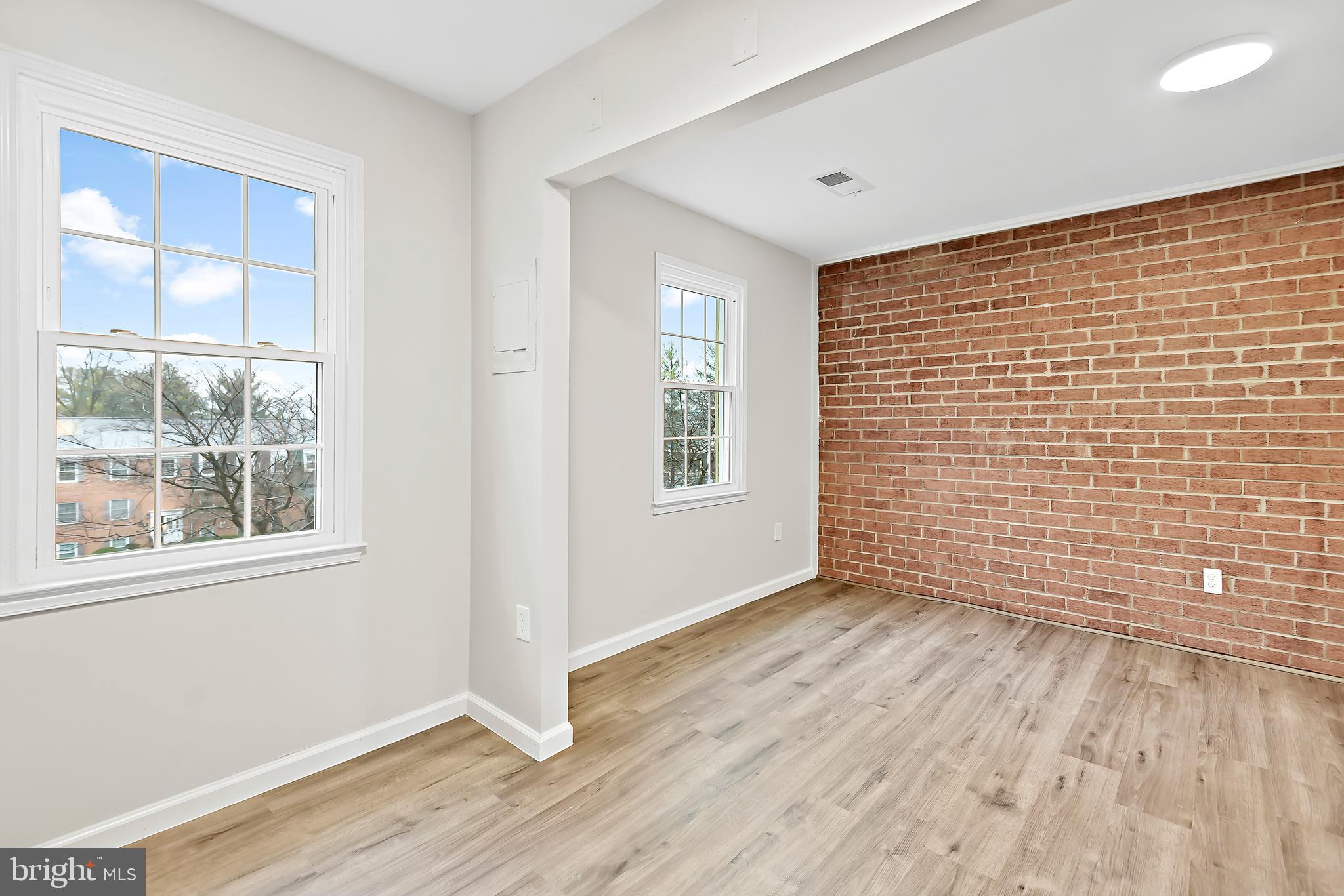 POTOMAC OAKS - Residential