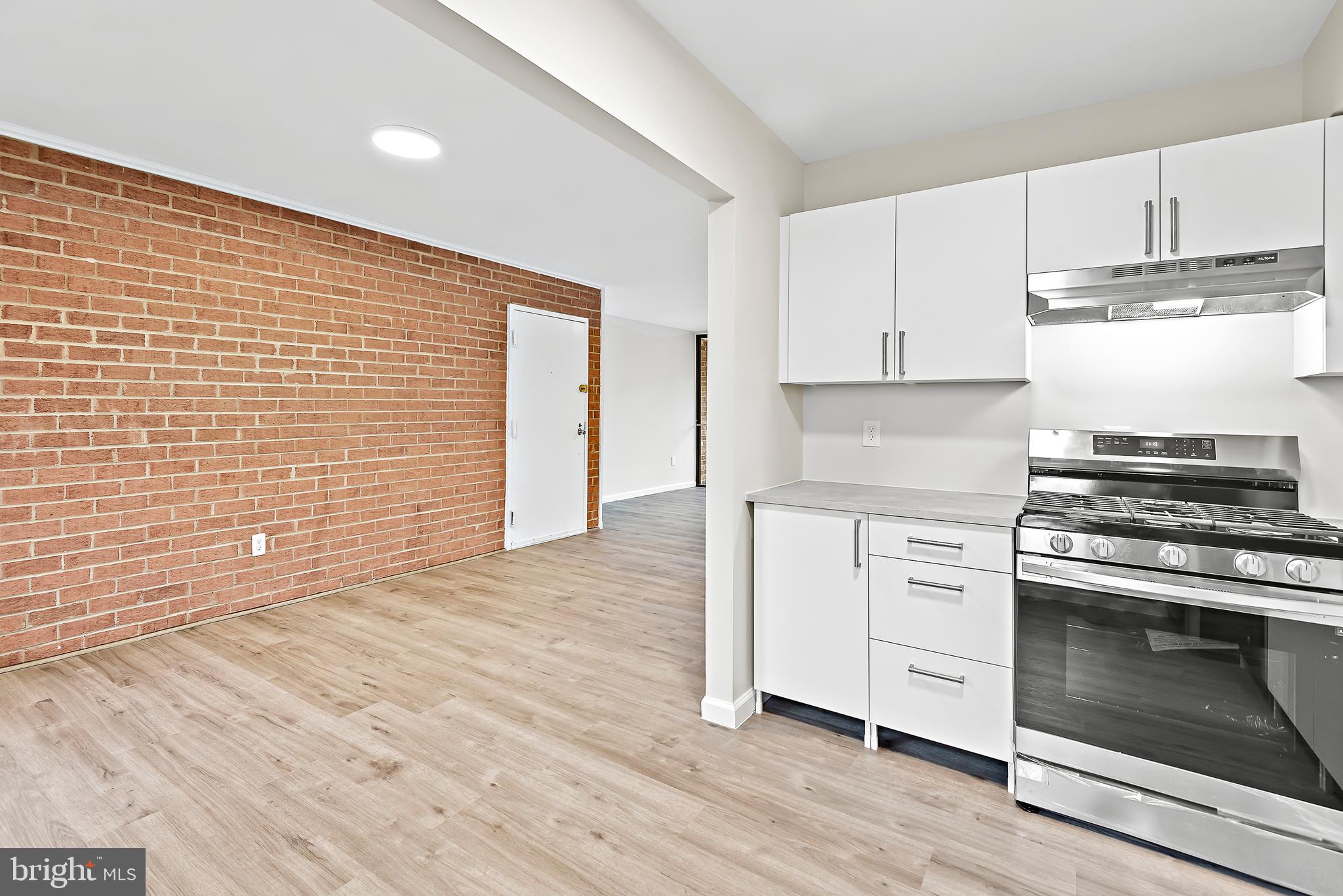 POTOMAC OAKS - Residential