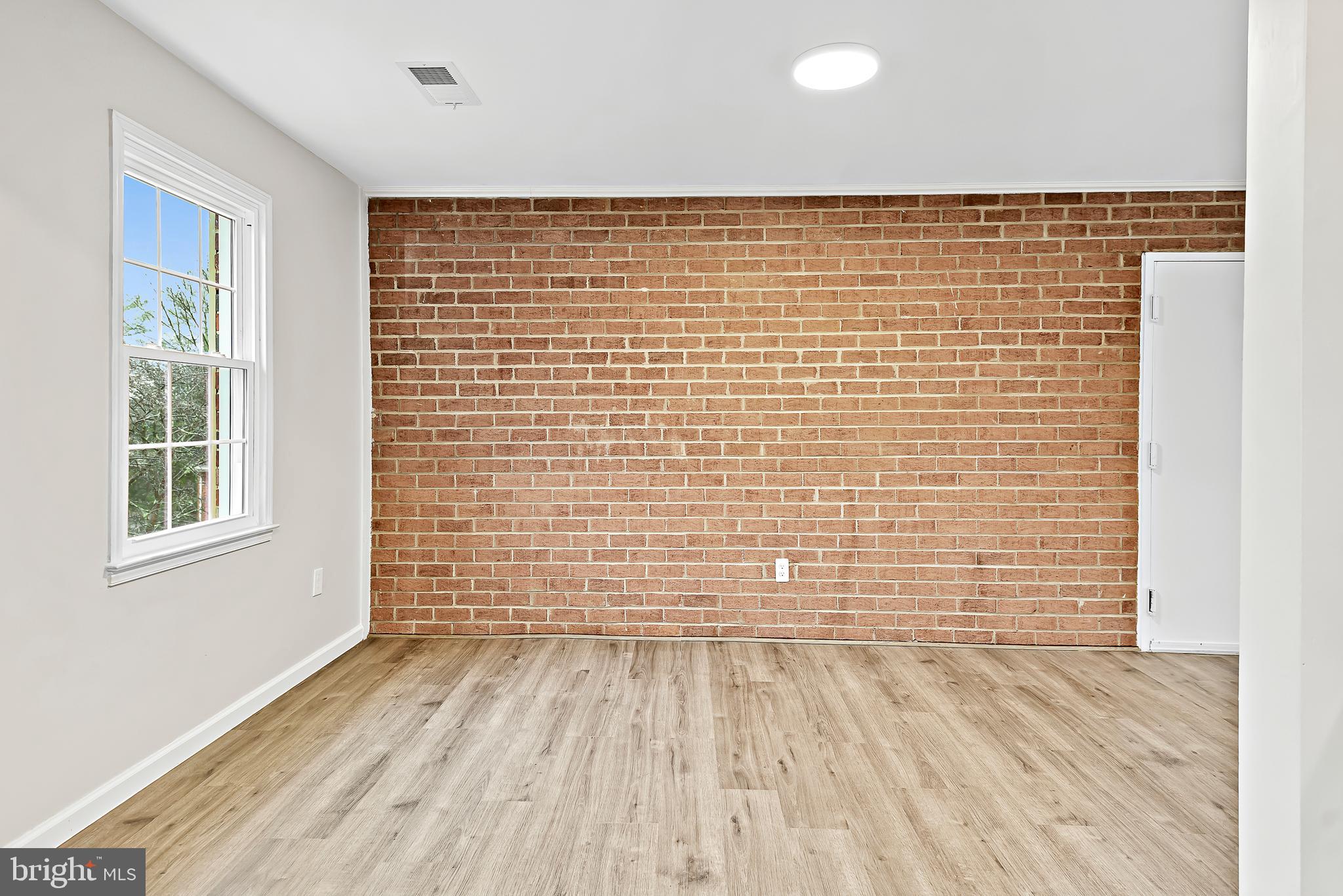 POTOMAC OAKS - Residential