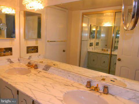 THE REPRESENTATIVE - Residential Lease