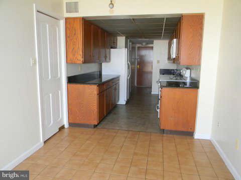 THE REPRESENTATIVE - Residential Lease