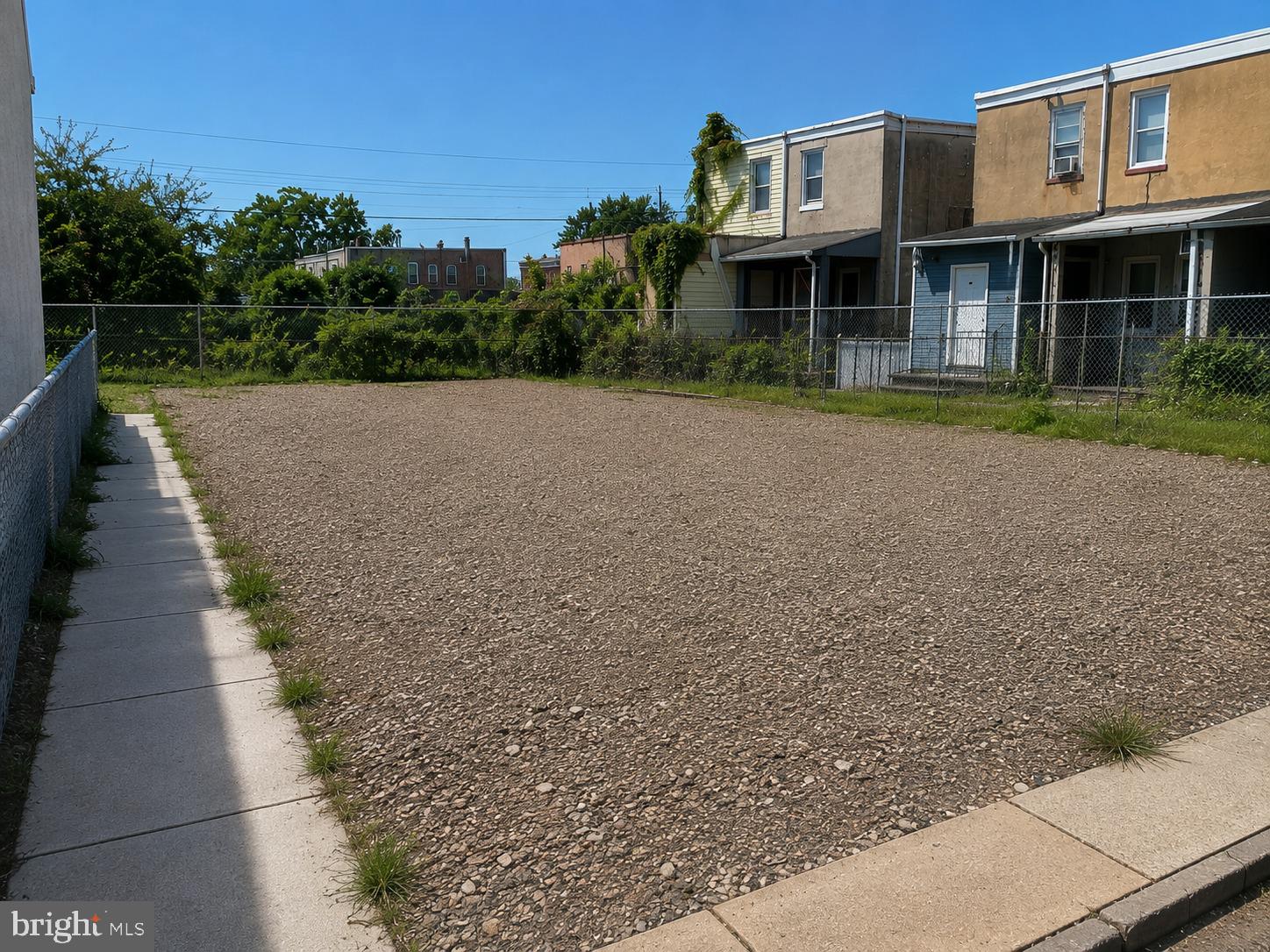 905 DOUGLASS STREET