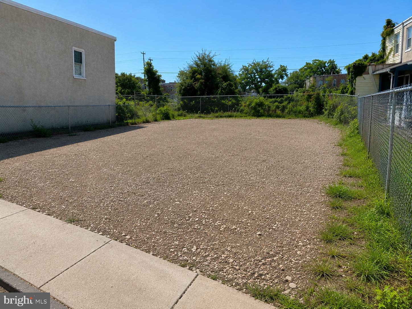 905 DOUGLASS STREET