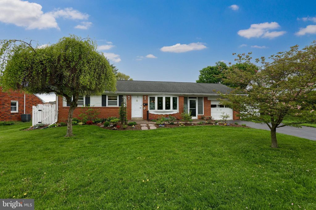 Photo of 12 SOUTH AVE, LANDISVILLE, PA 17538 (MLS # PALA2034254)