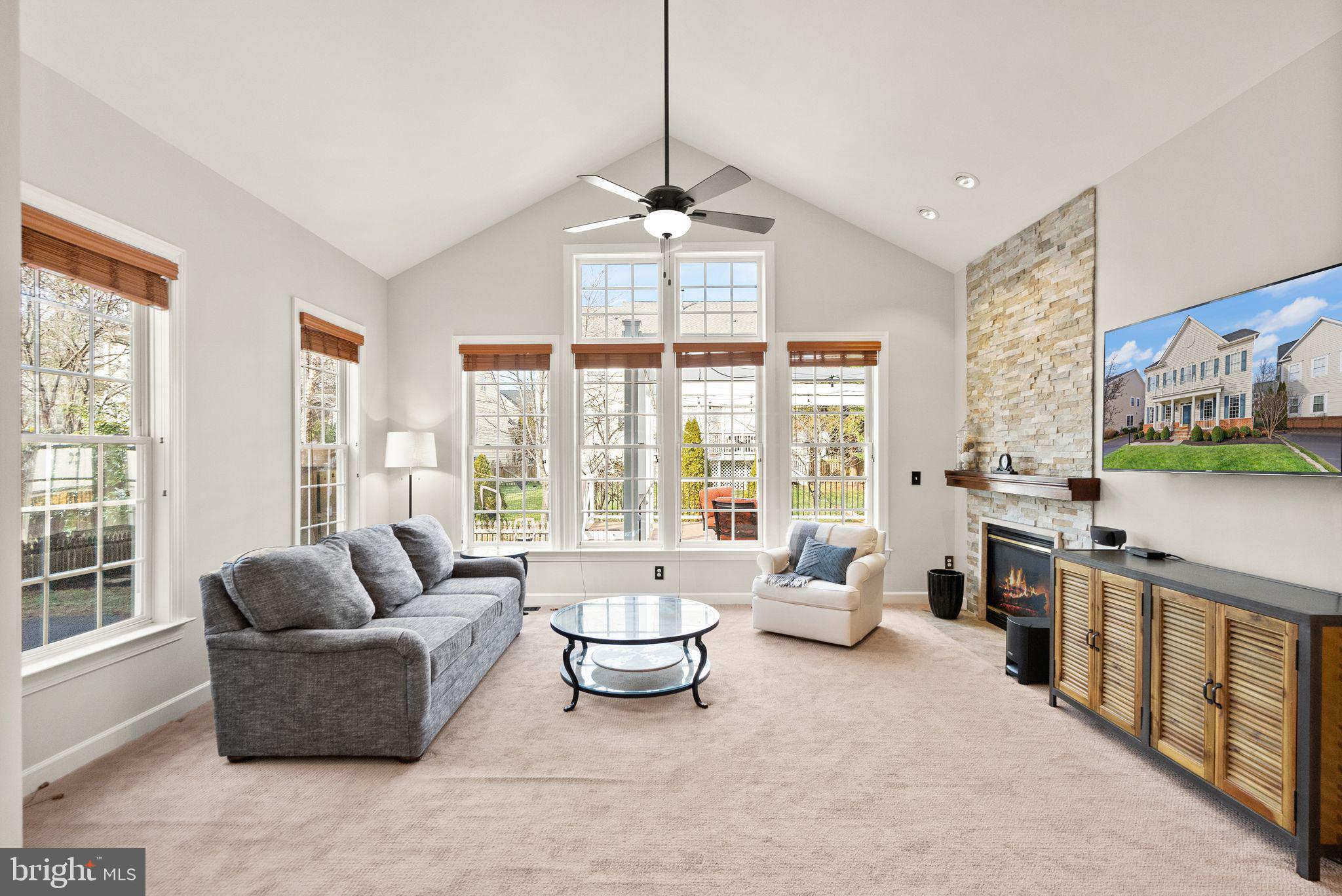 LANSDOWNE ON THE POTOMAC - Residential