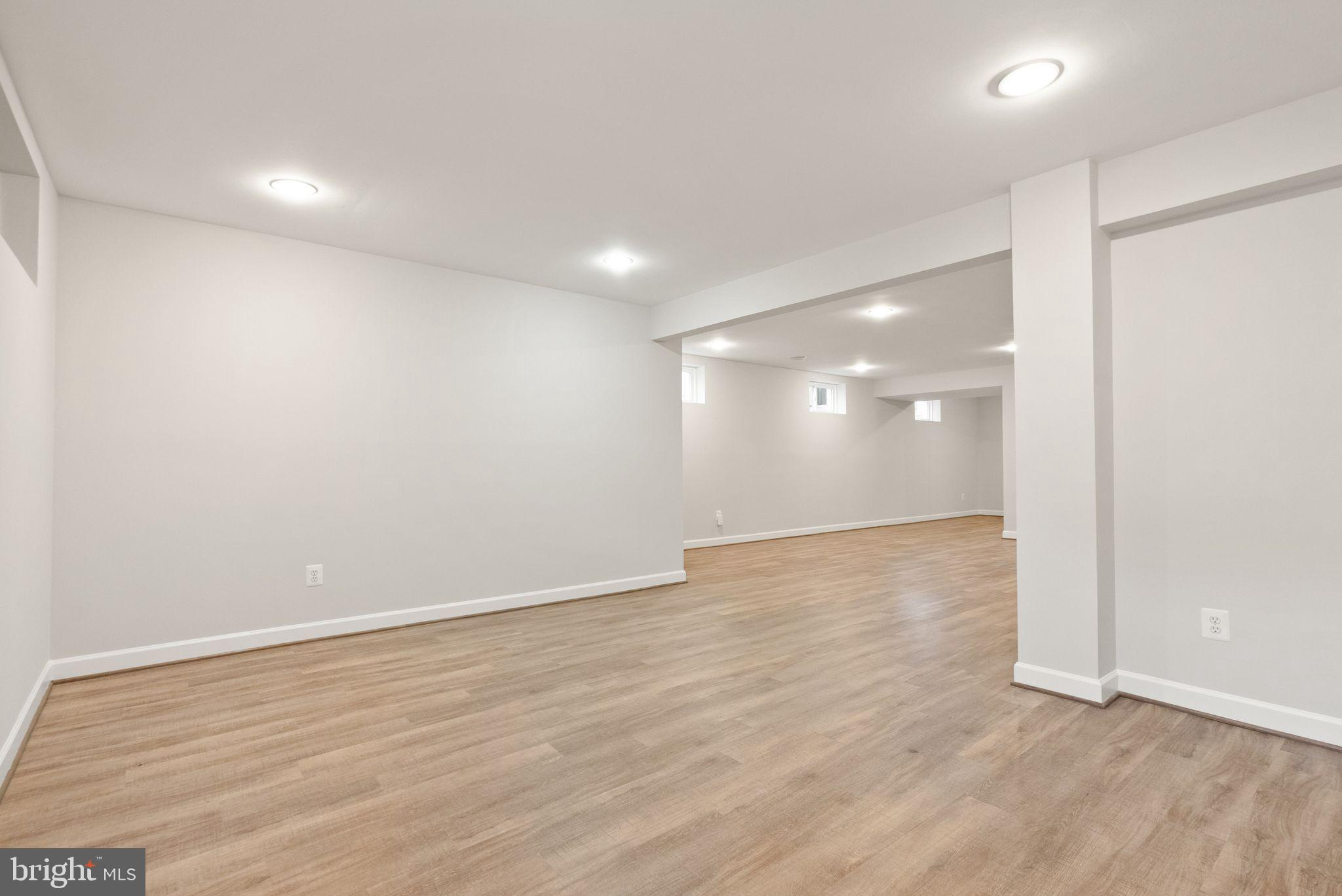 LANSDOWNE ON THE POTOMAC - Residential