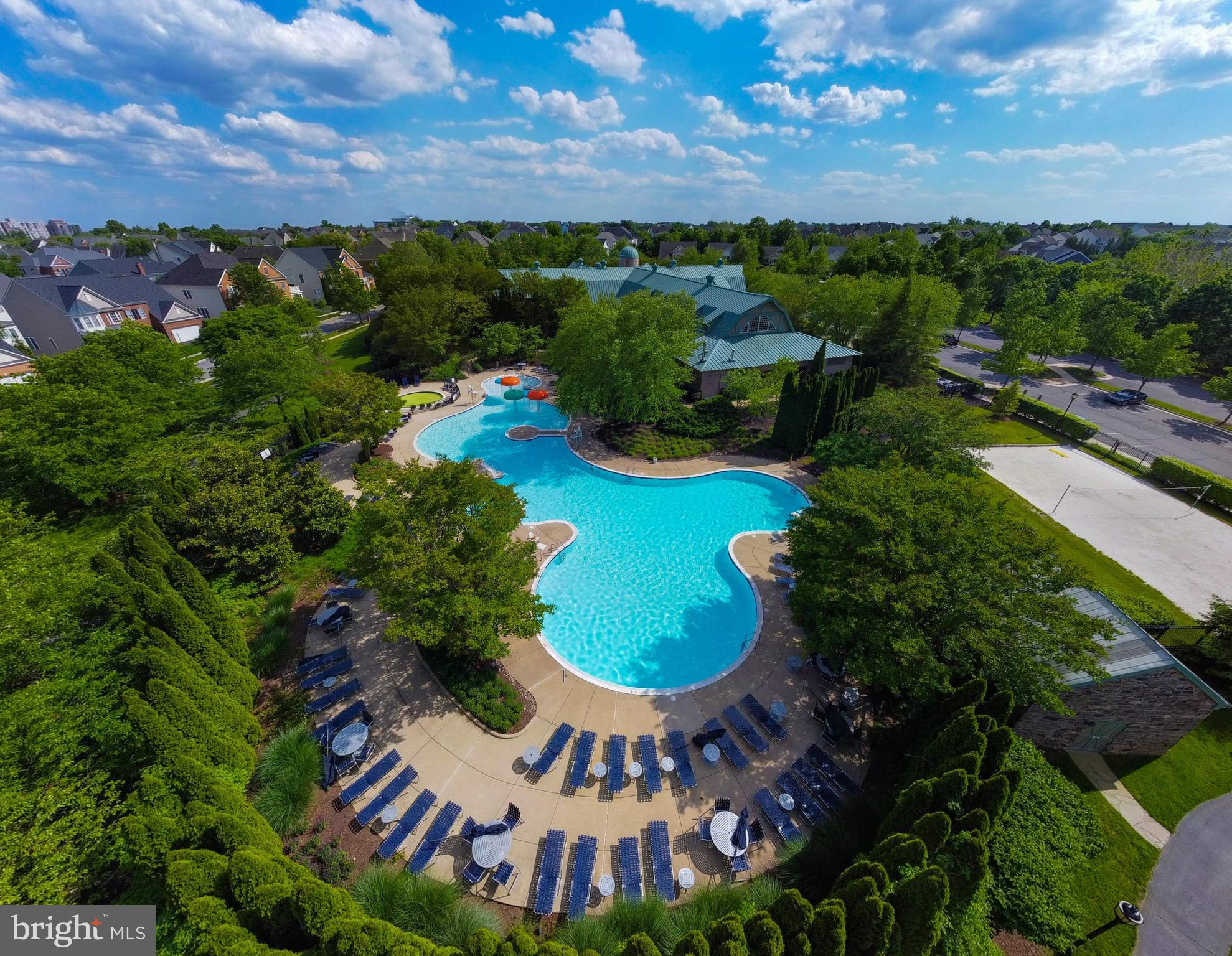 LANSDOWNE ON THE POTOMAC - Residential