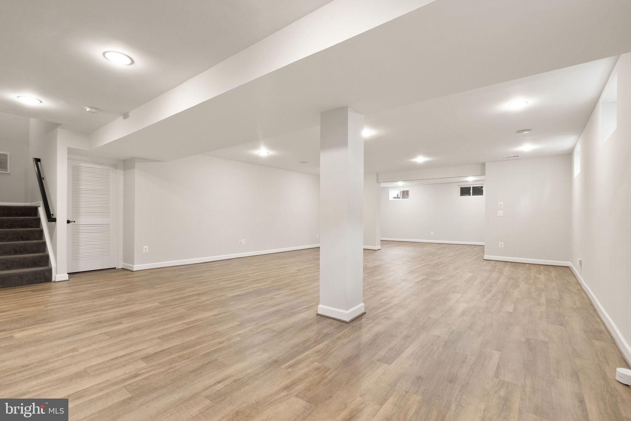 LANSDOWNE ON THE POTOMAC - Residential