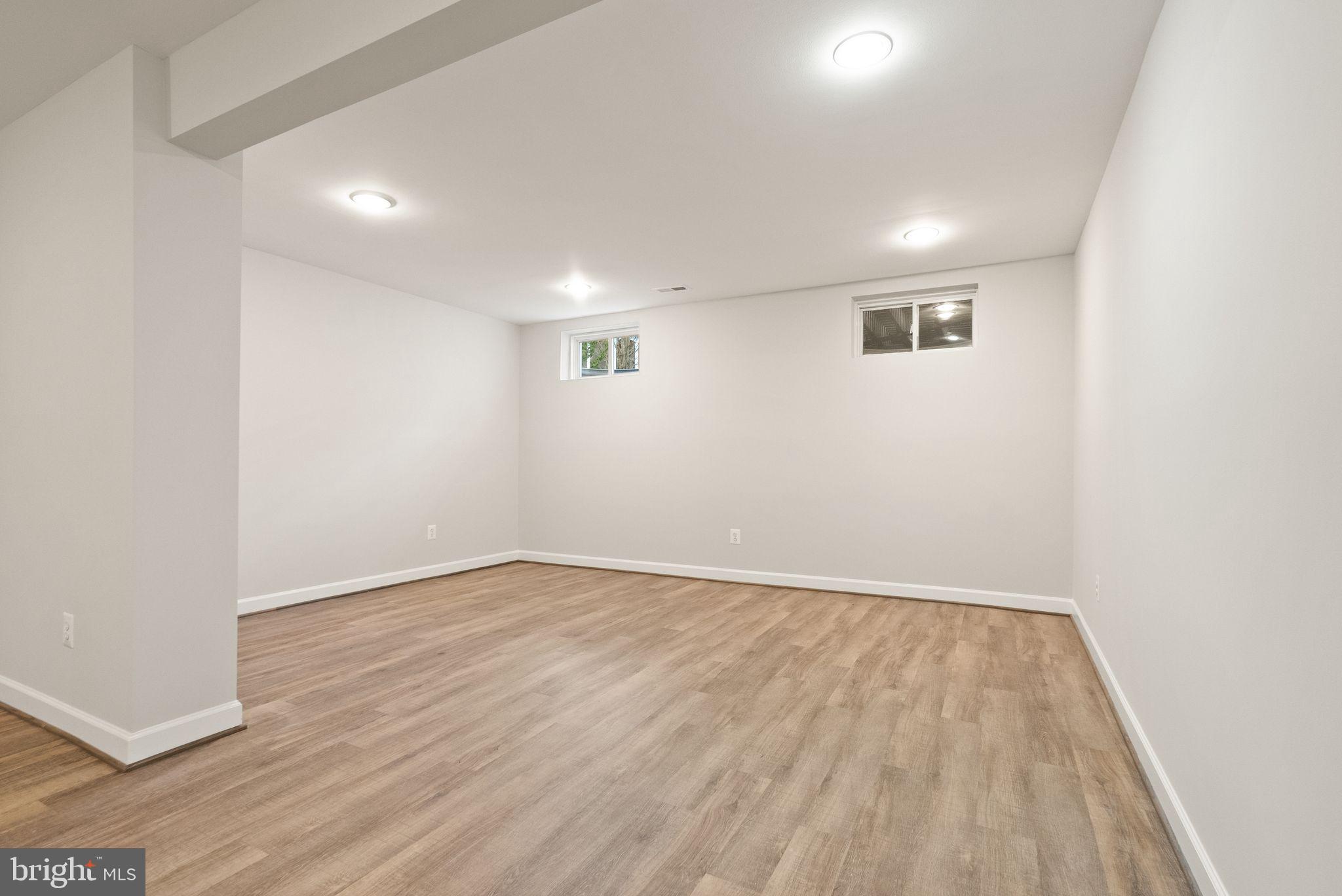 LANSDOWNE ON THE POTOMAC - Residential