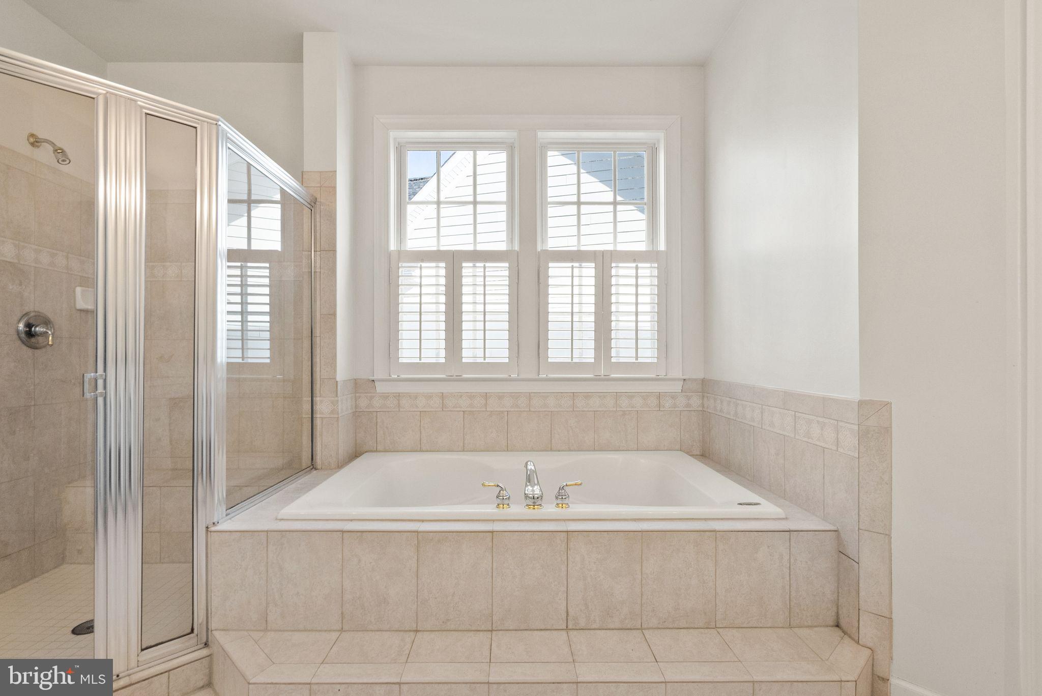 LANSDOWNE ON THE POTOMAC - Residential