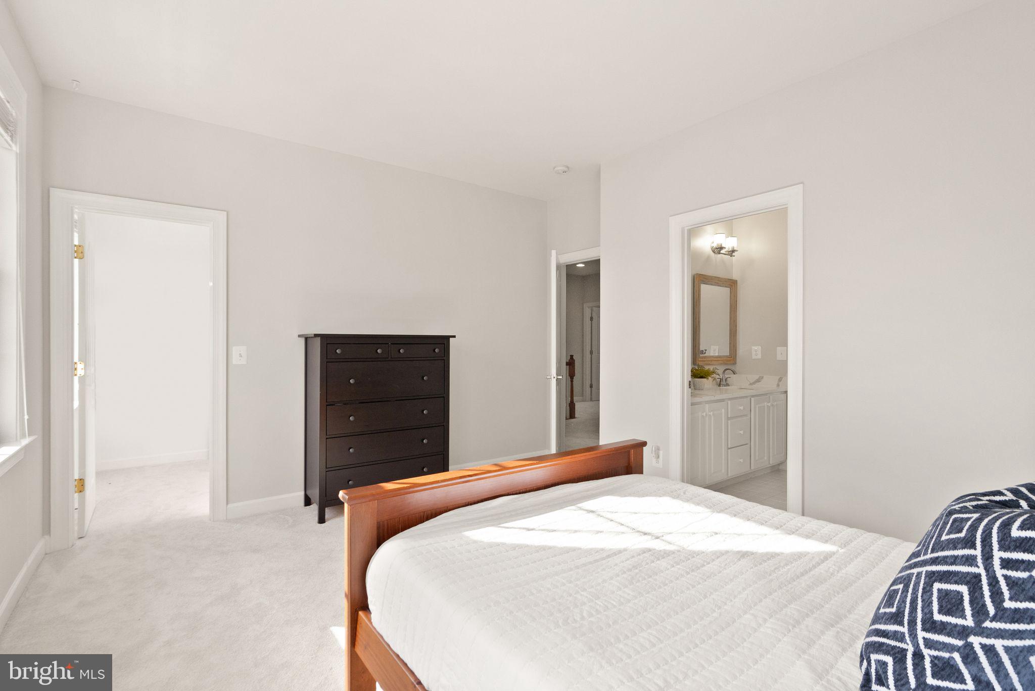 LANSDOWNE ON THE POTOMAC - Residential