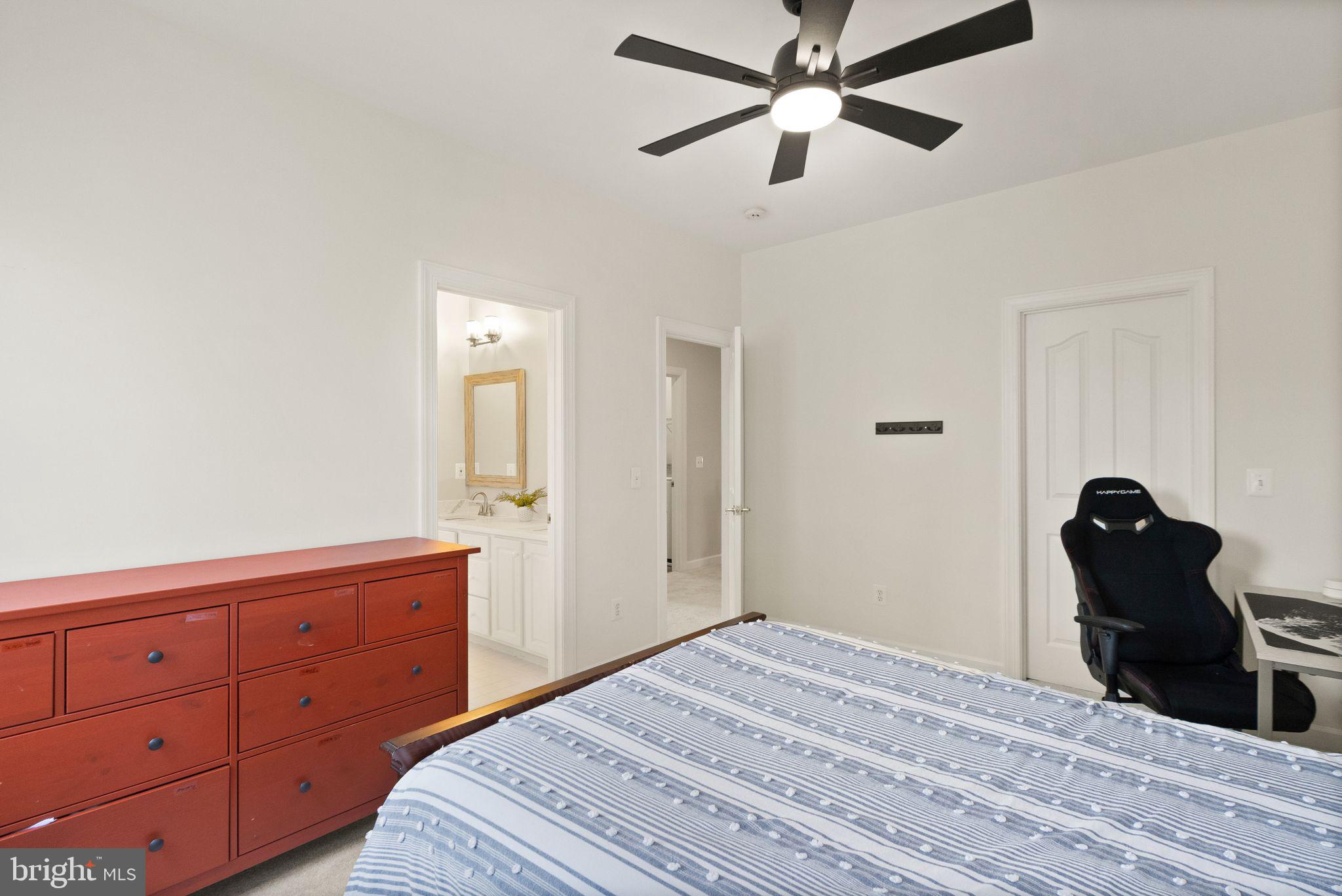 LANSDOWNE ON THE POTOMAC - Residential