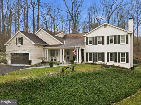 Photo of 11728 Stuart Mill Road, OAKTON, VA 22124 (MLS # VAFX2282934)