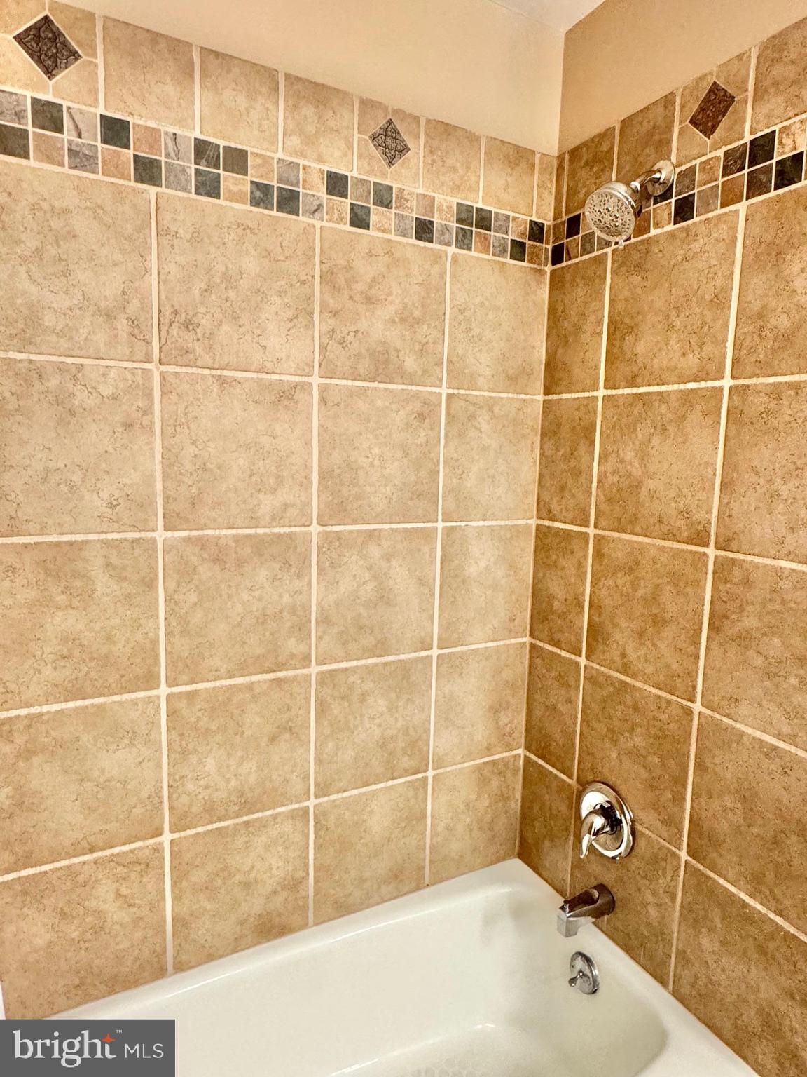 SHIREMAN MANOR - Residential