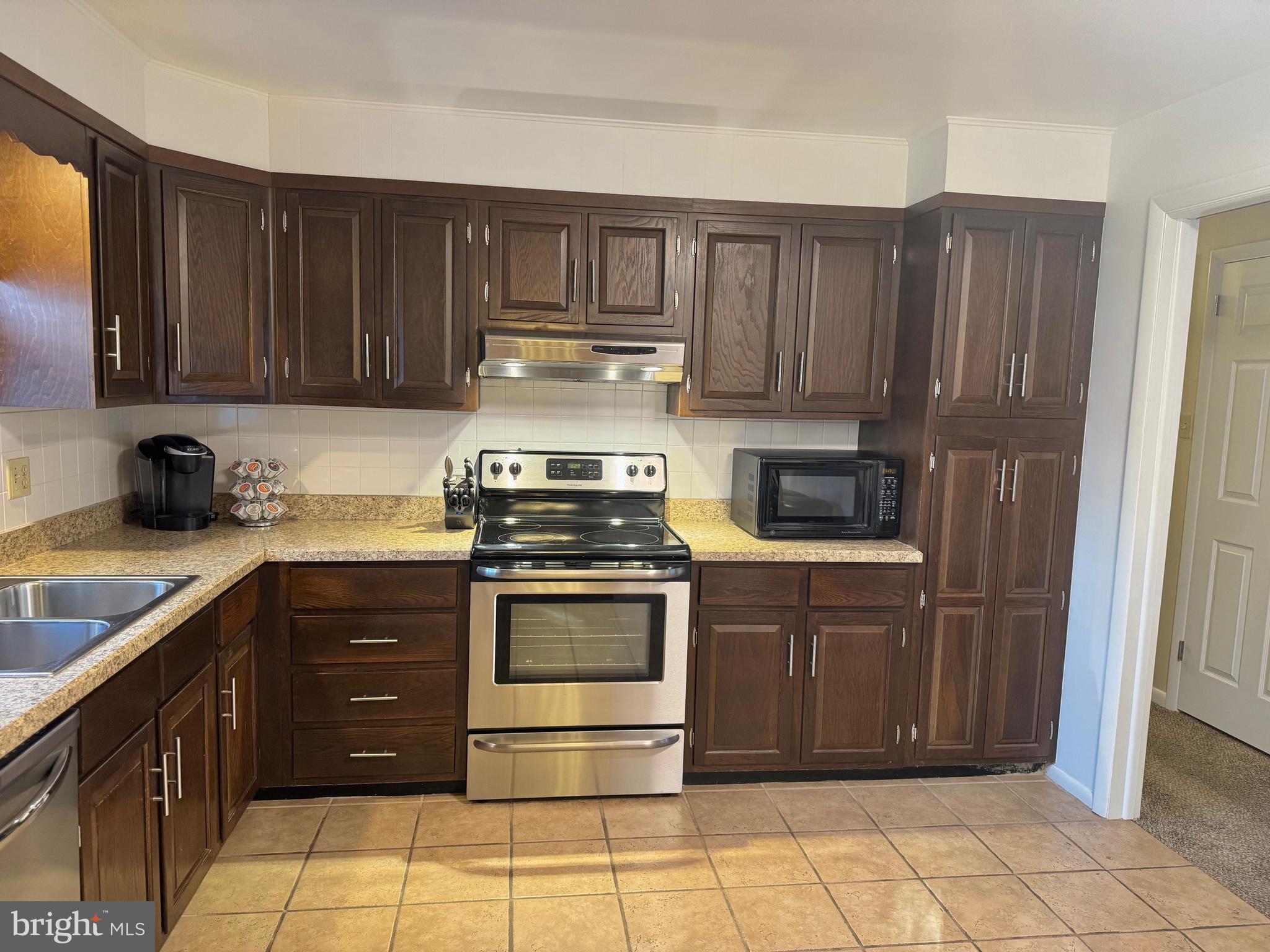 SHIREMAN MANOR - Residential