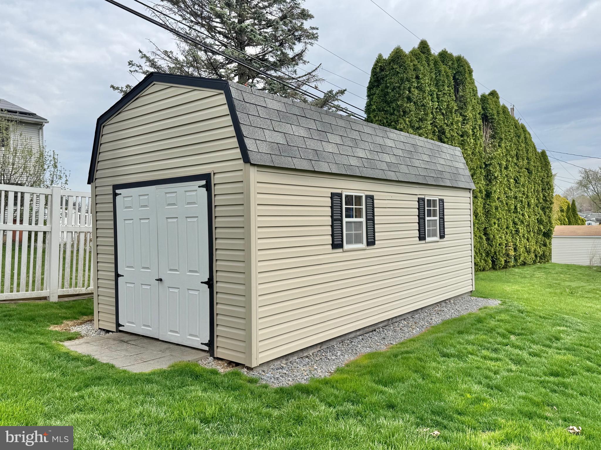 SHIREMAN MANOR - Residential