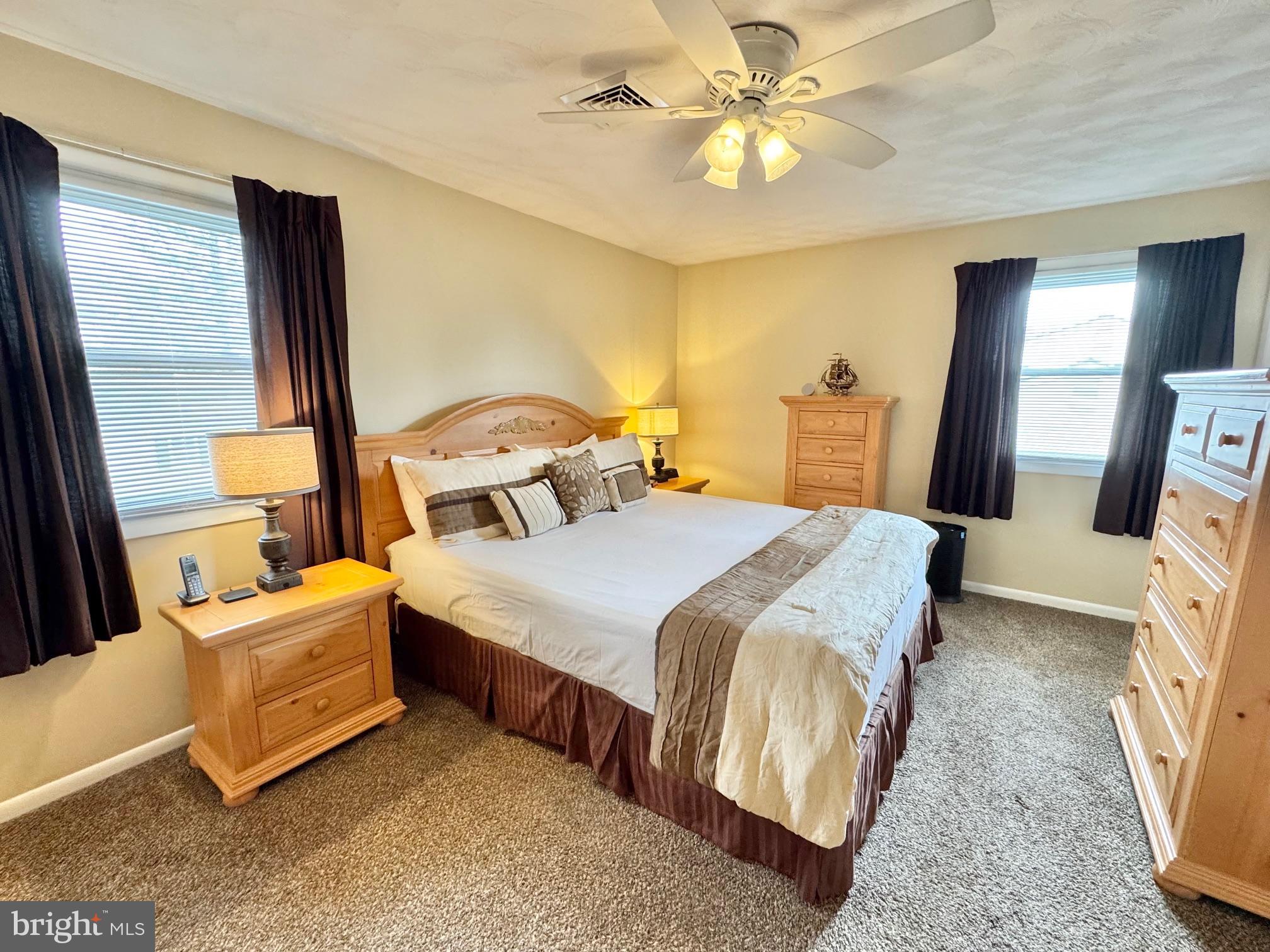 SHIREMAN MANOR - Residential