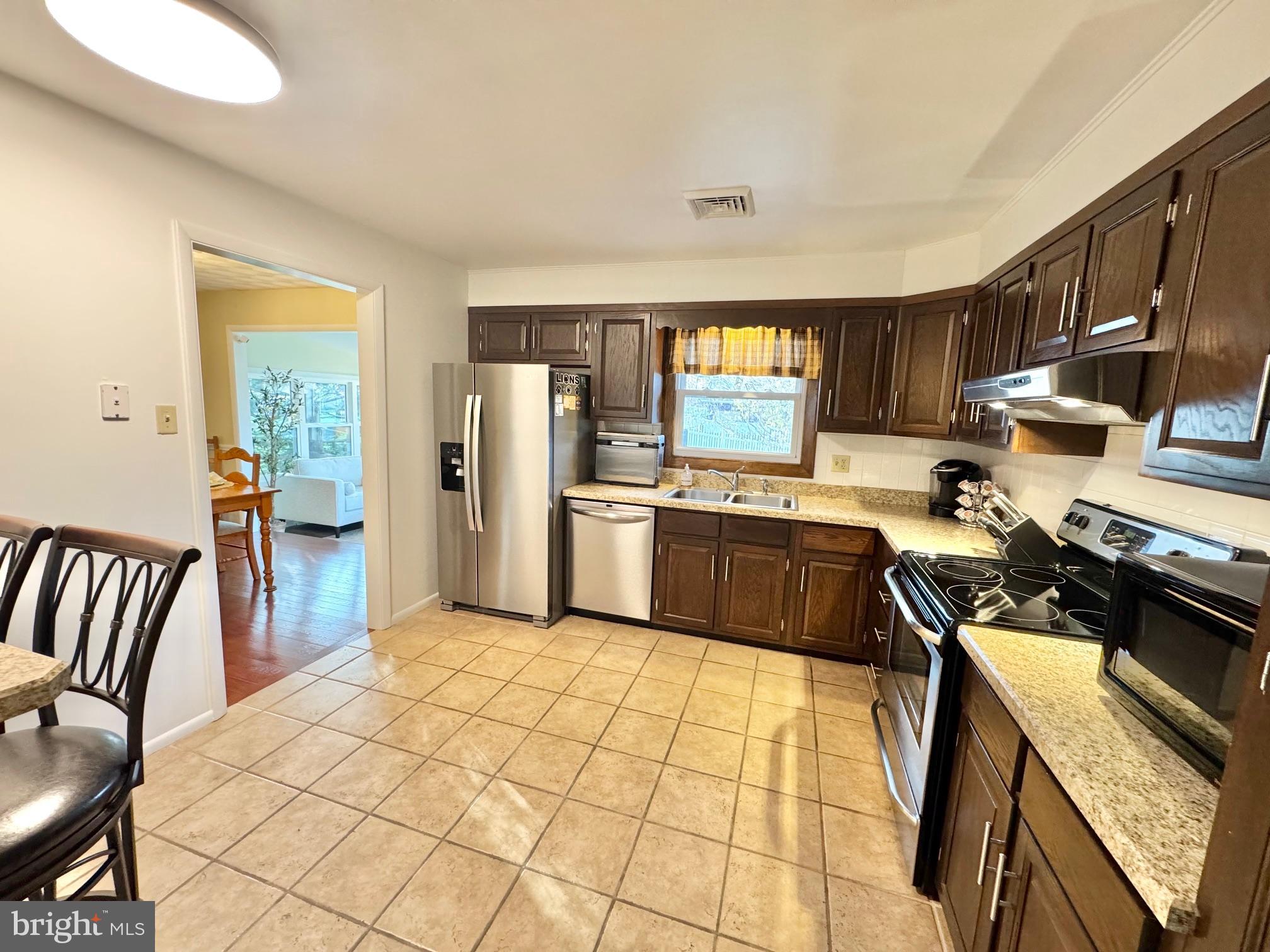 SHIREMAN MANOR - Residential