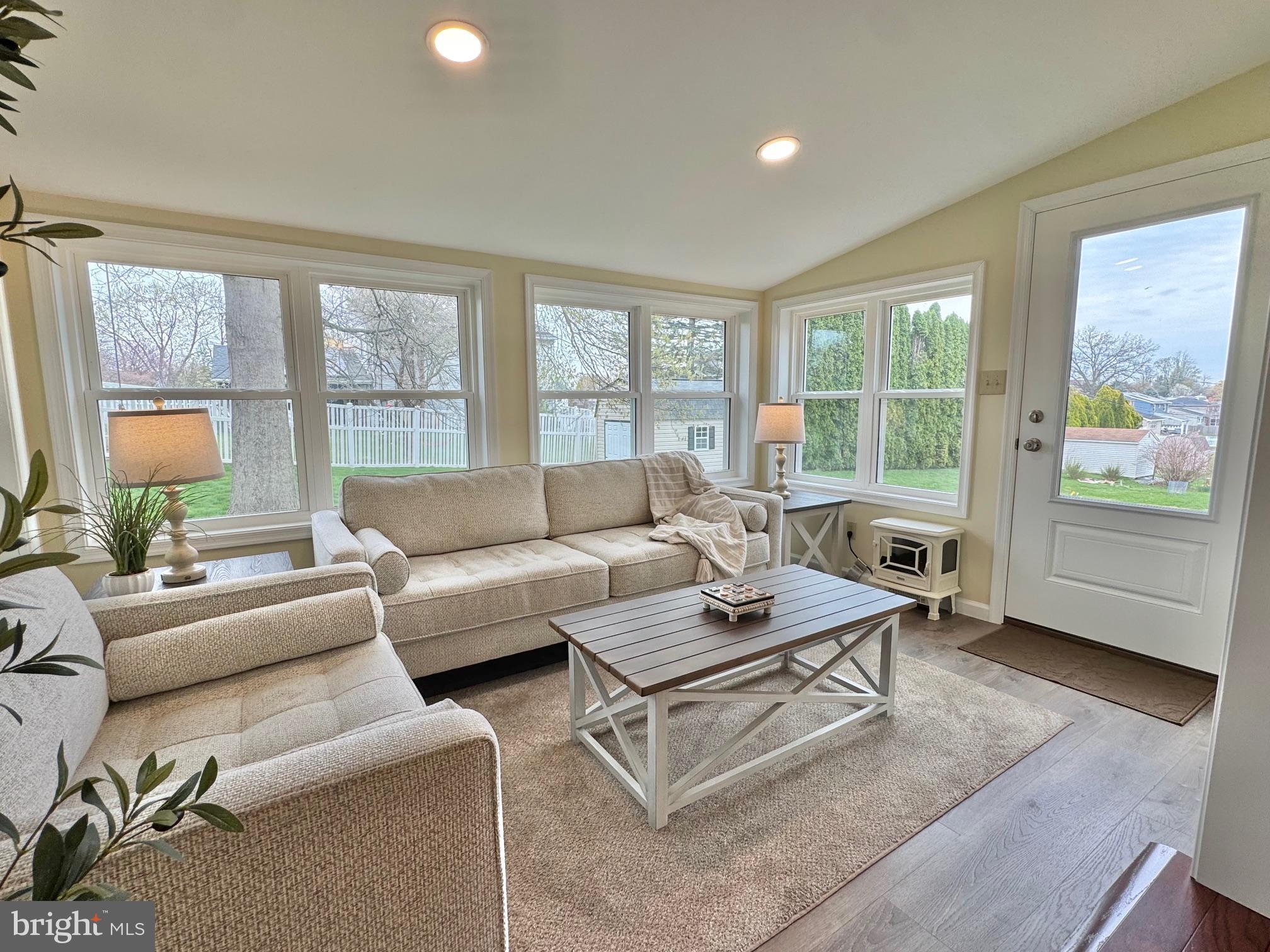 SHIREMAN MANOR - Residential