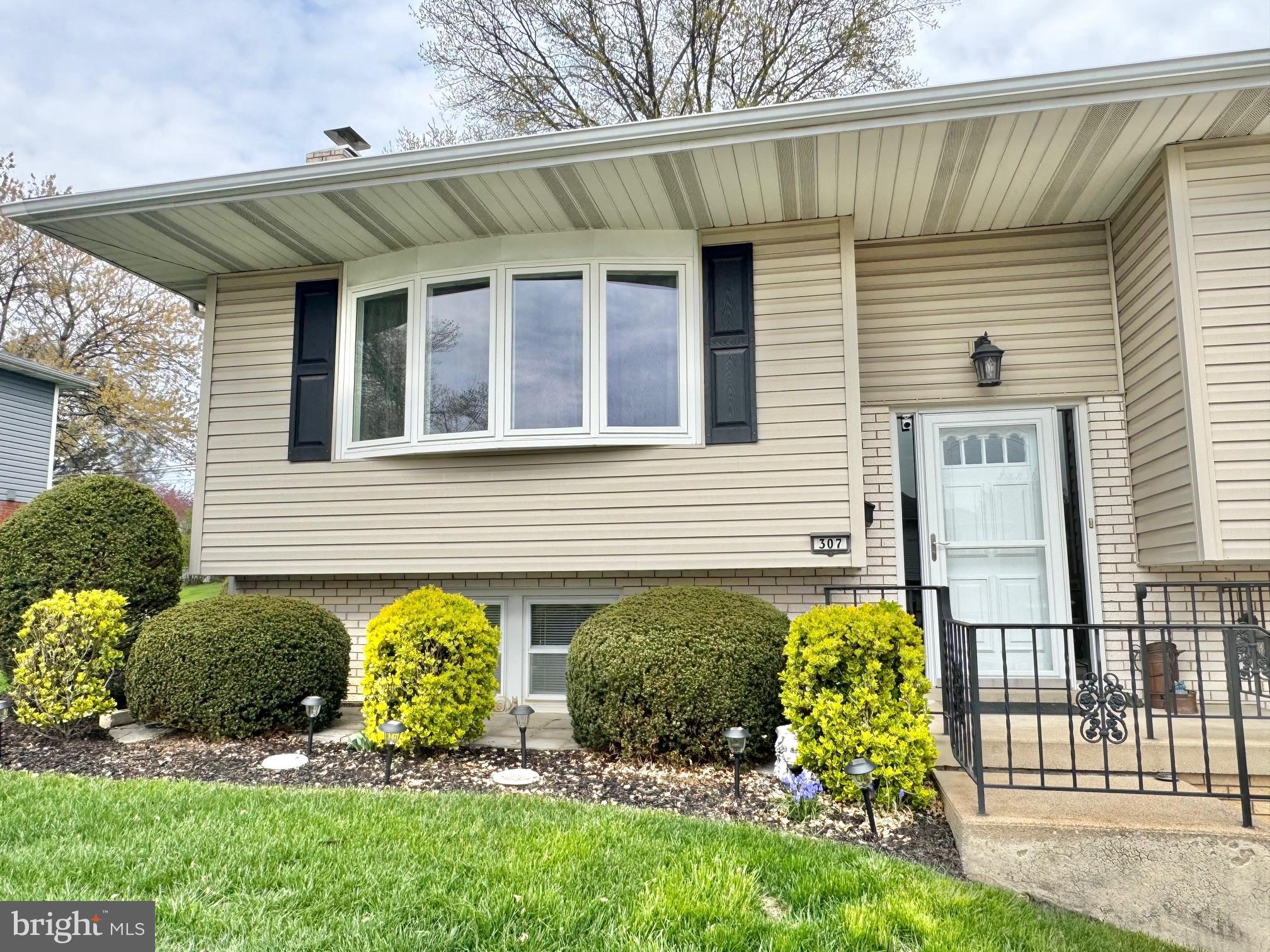 SHIREMAN MANOR - Residential