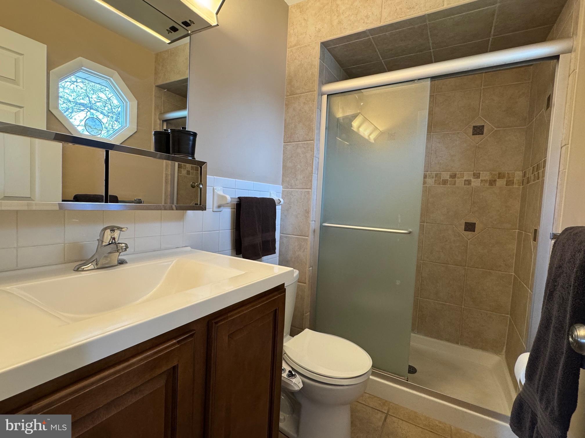 SHIREMAN MANOR - Residential