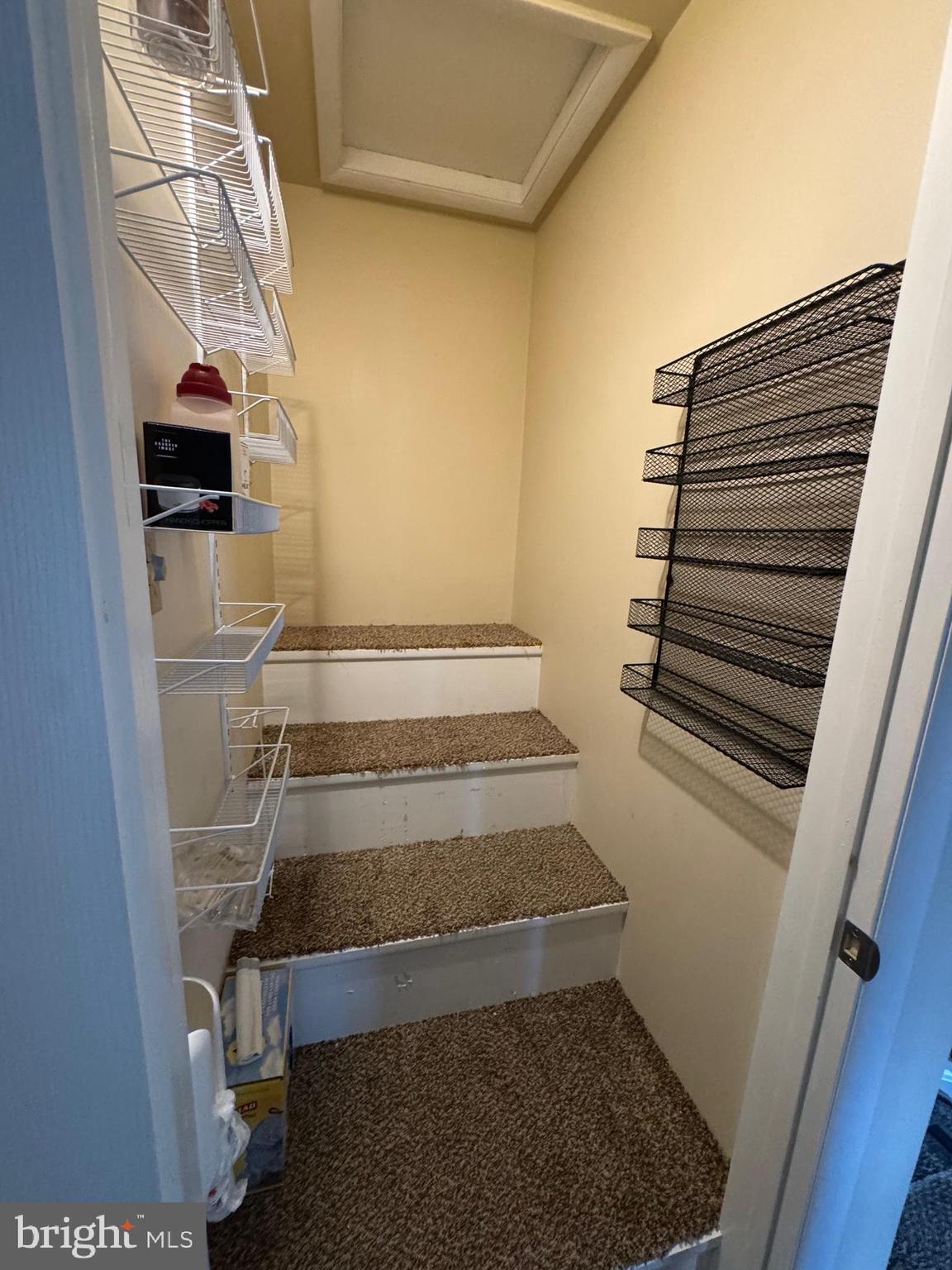 SHIREMAN MANOR - Residential