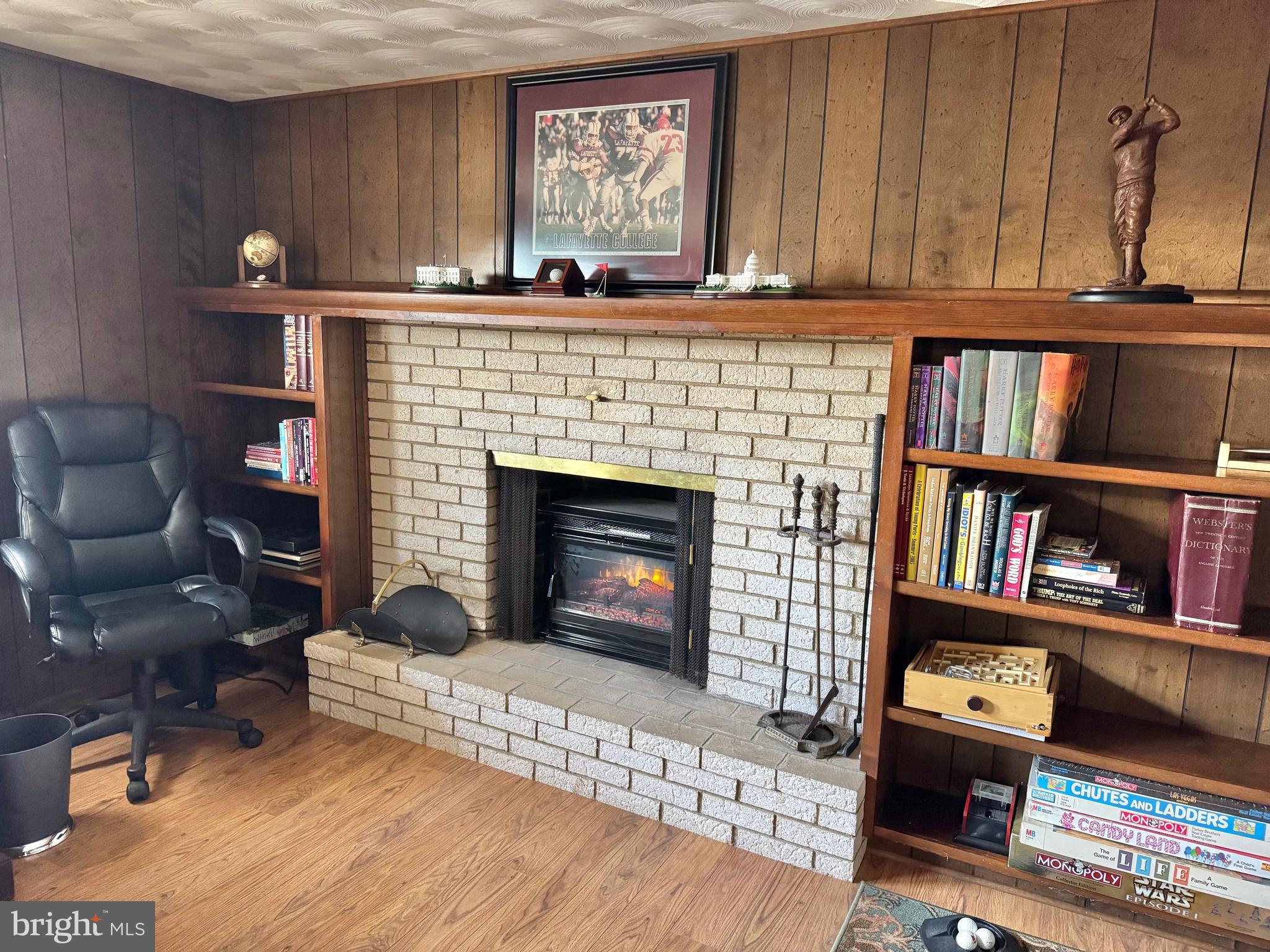 SHIREMAN MANOR - Residential