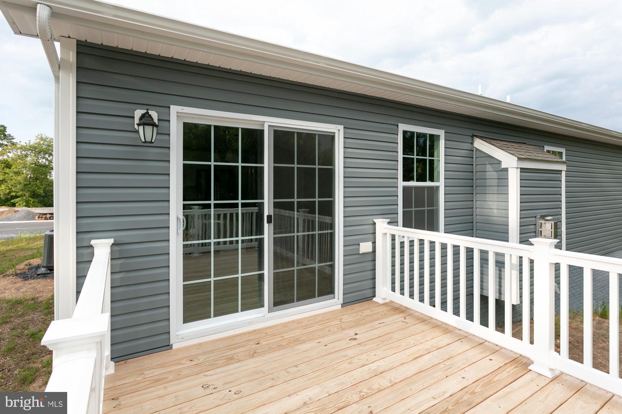 MIDDLE CREEK MANOR - Residential