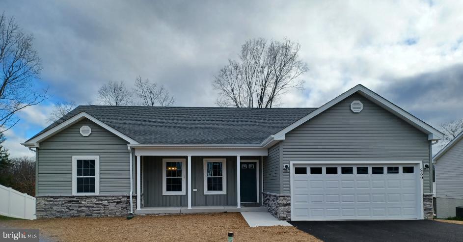 MIDDLE CREEK MANOR - Residential