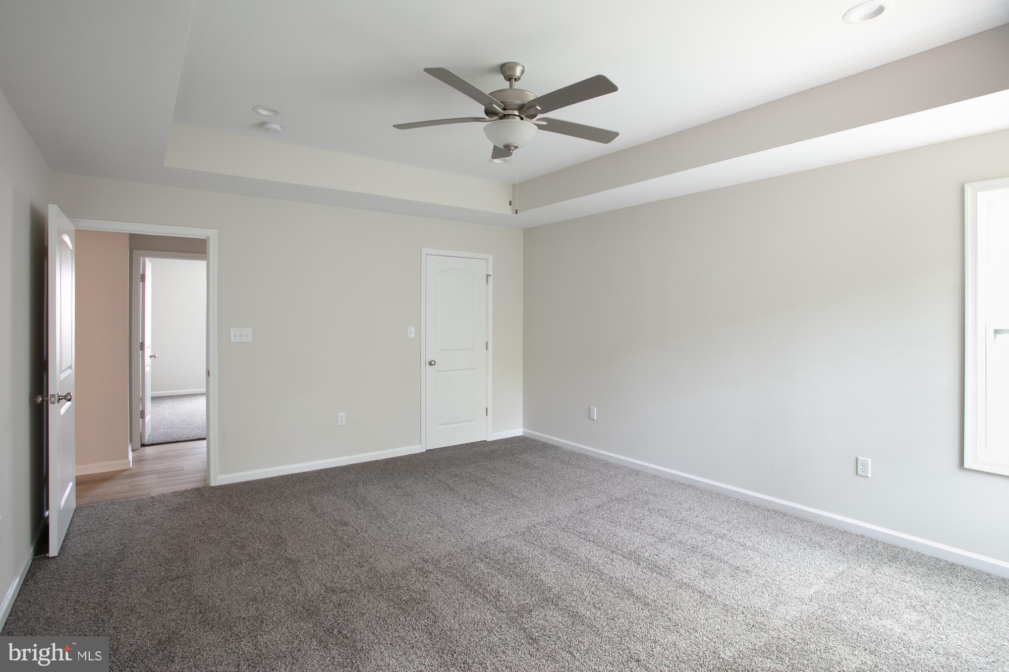 MIDDLE CREEK MANOR - Residential