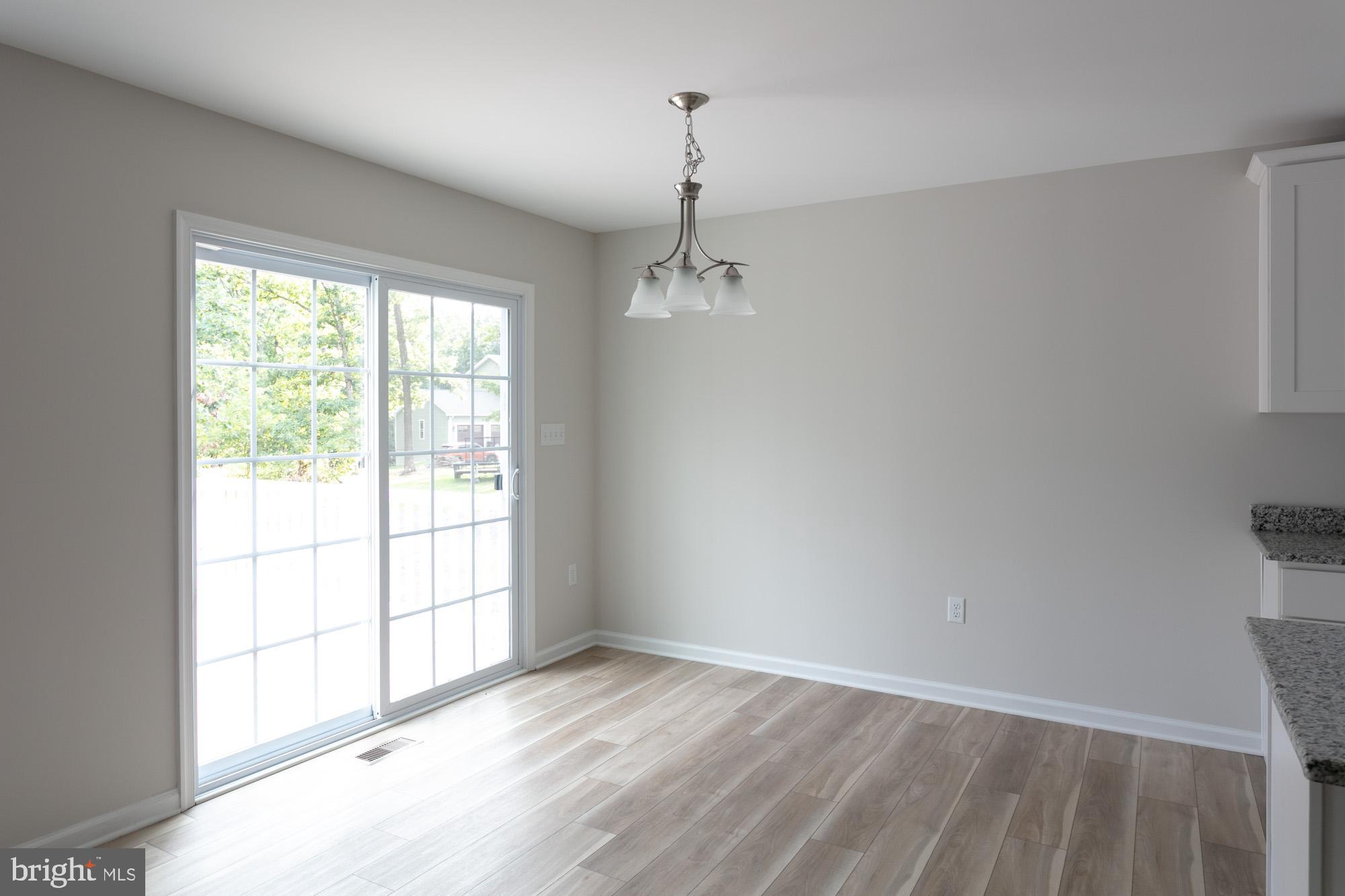 MIDDLE CREEK MANOR - Residential