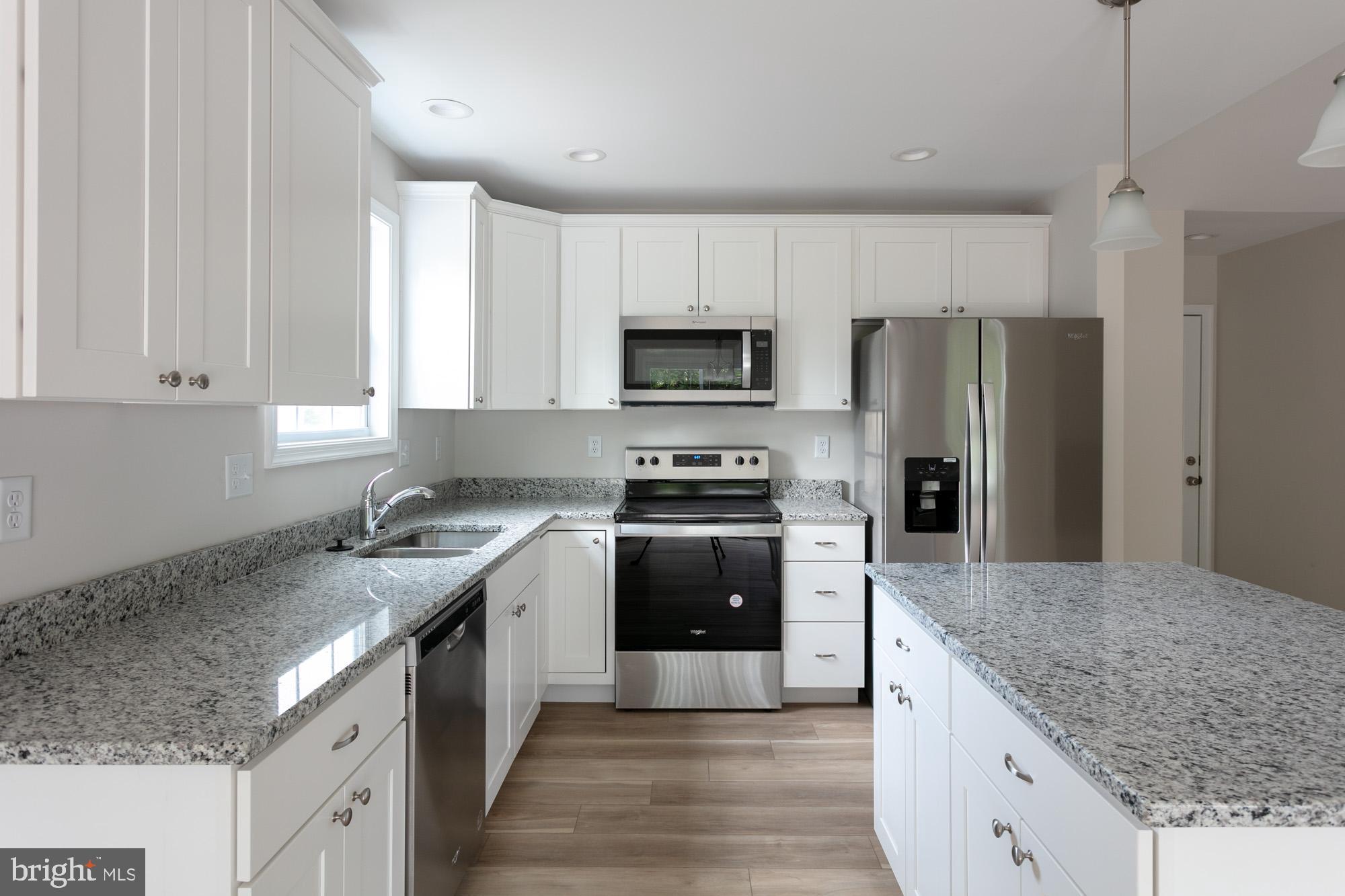 MIDDLE CREEK MANOR - Residential