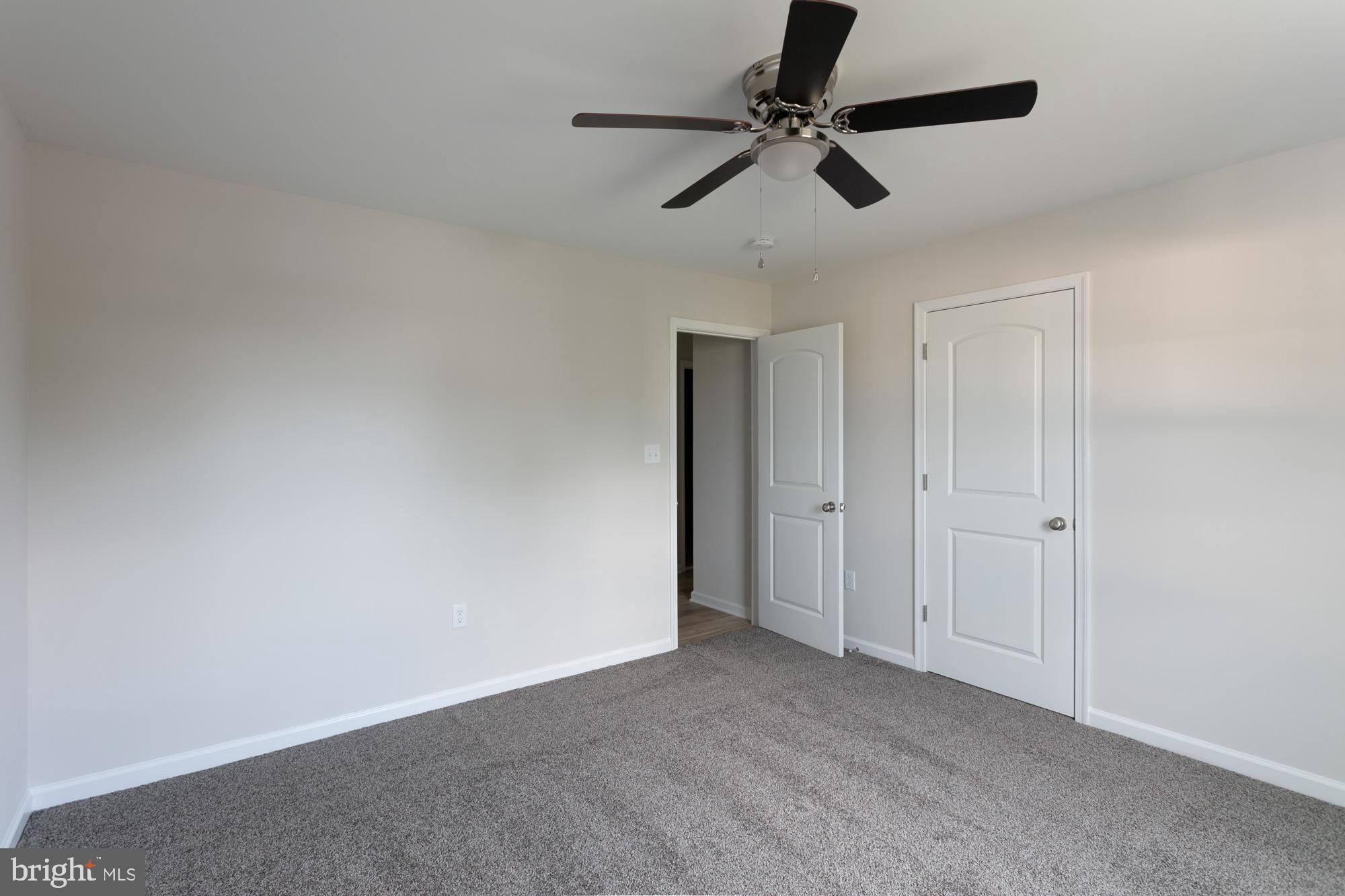 MIDDLE CREEK MANOR - Residential