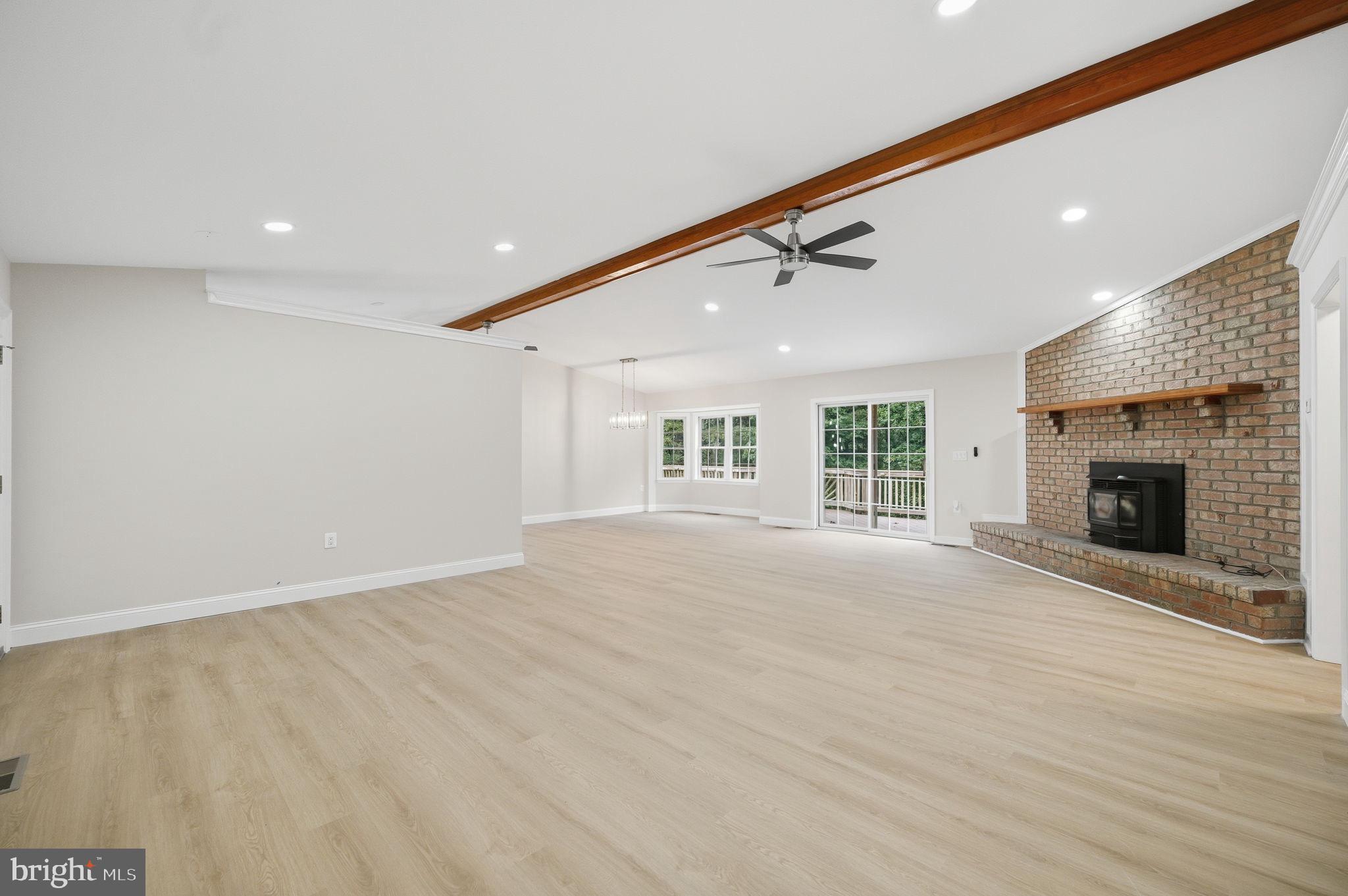 HIDDEN LAKE - Residential