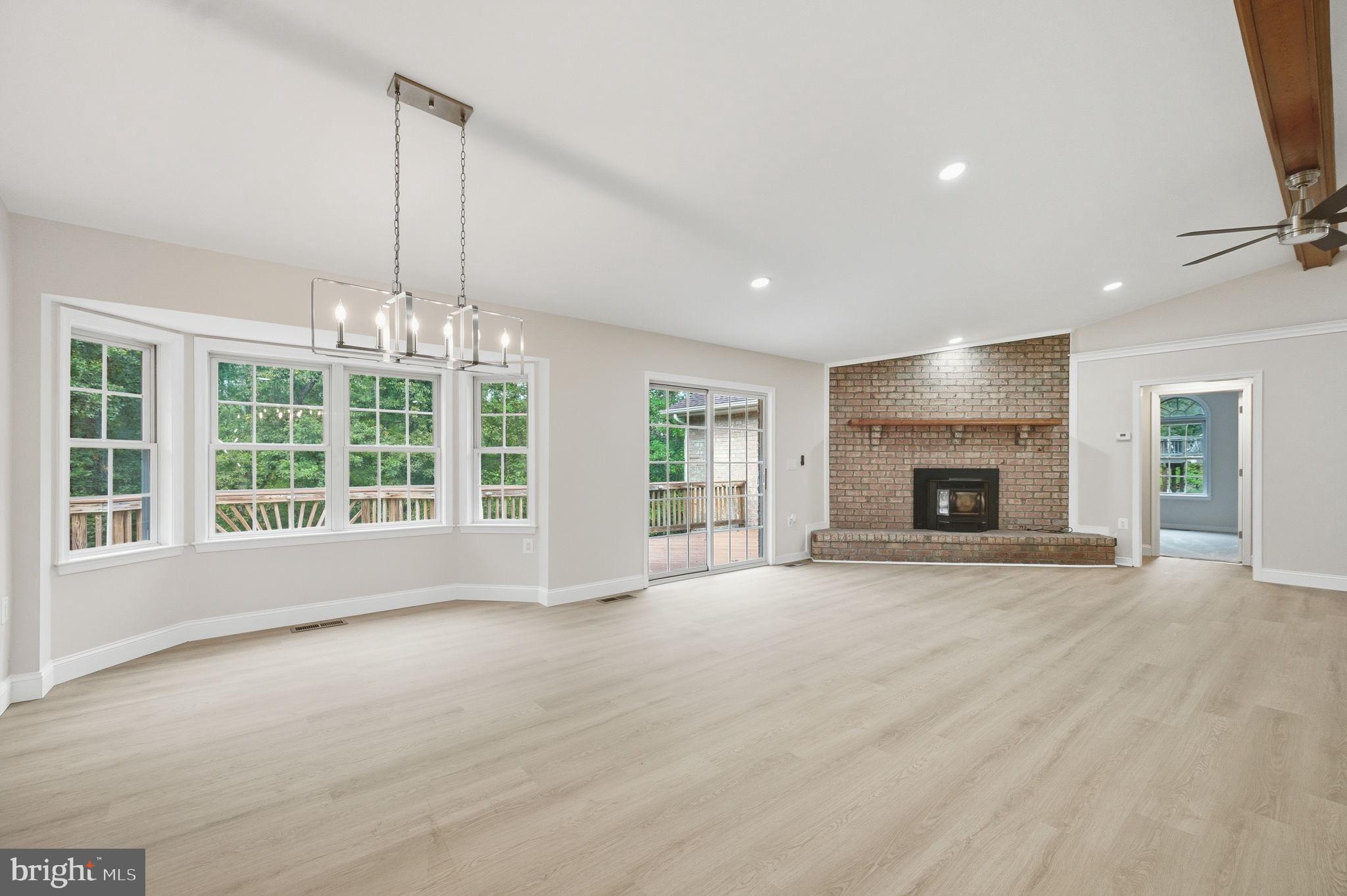 HIDDEN LAKE - Residential