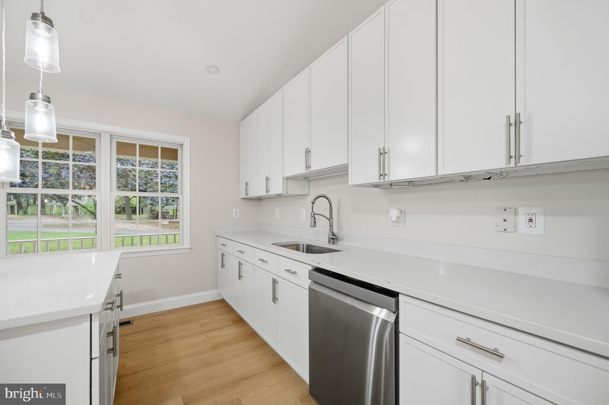 HIDDEN LAKE - Residential