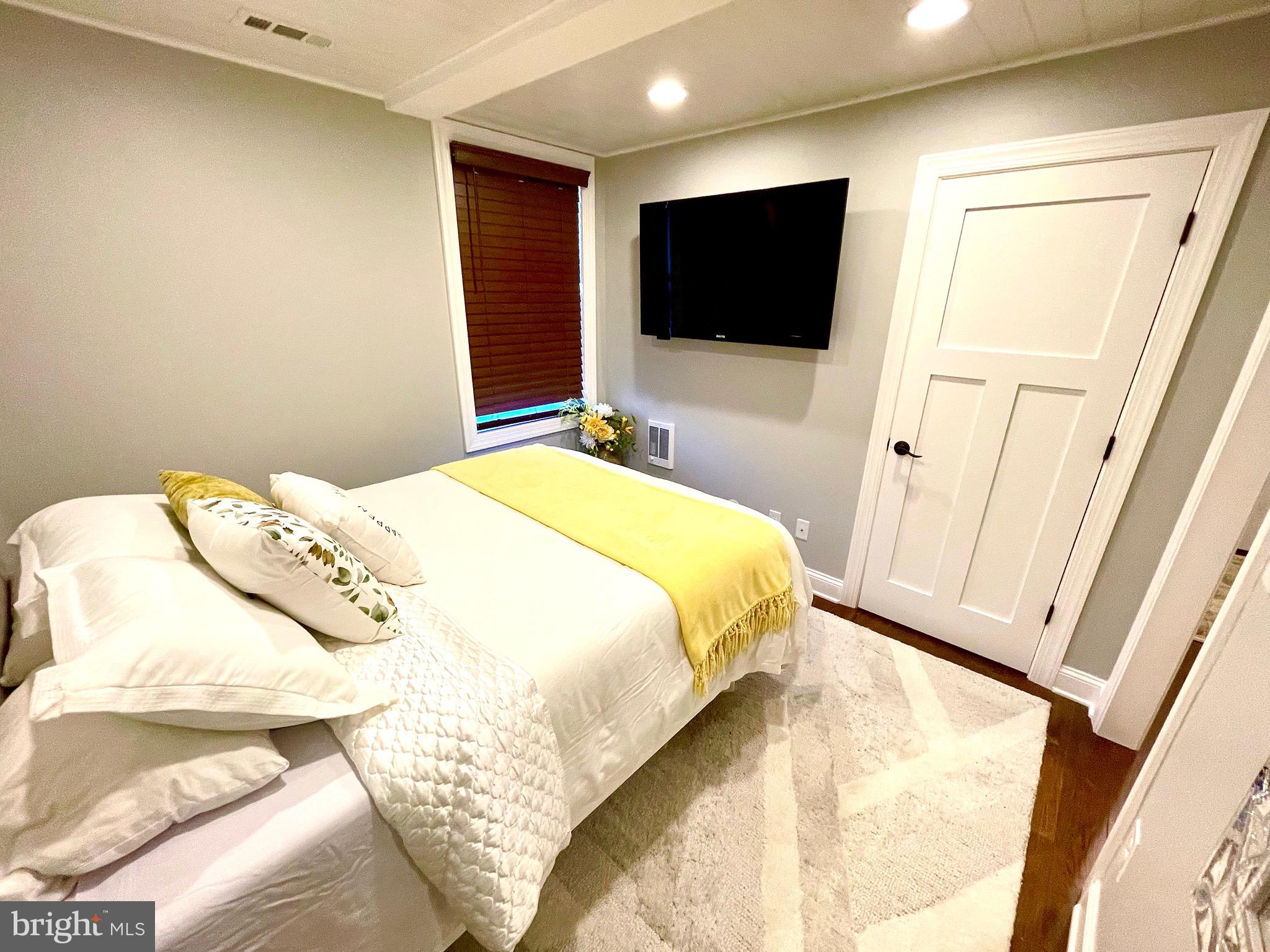 SUMMERS RIDGE SOUTH - Residential