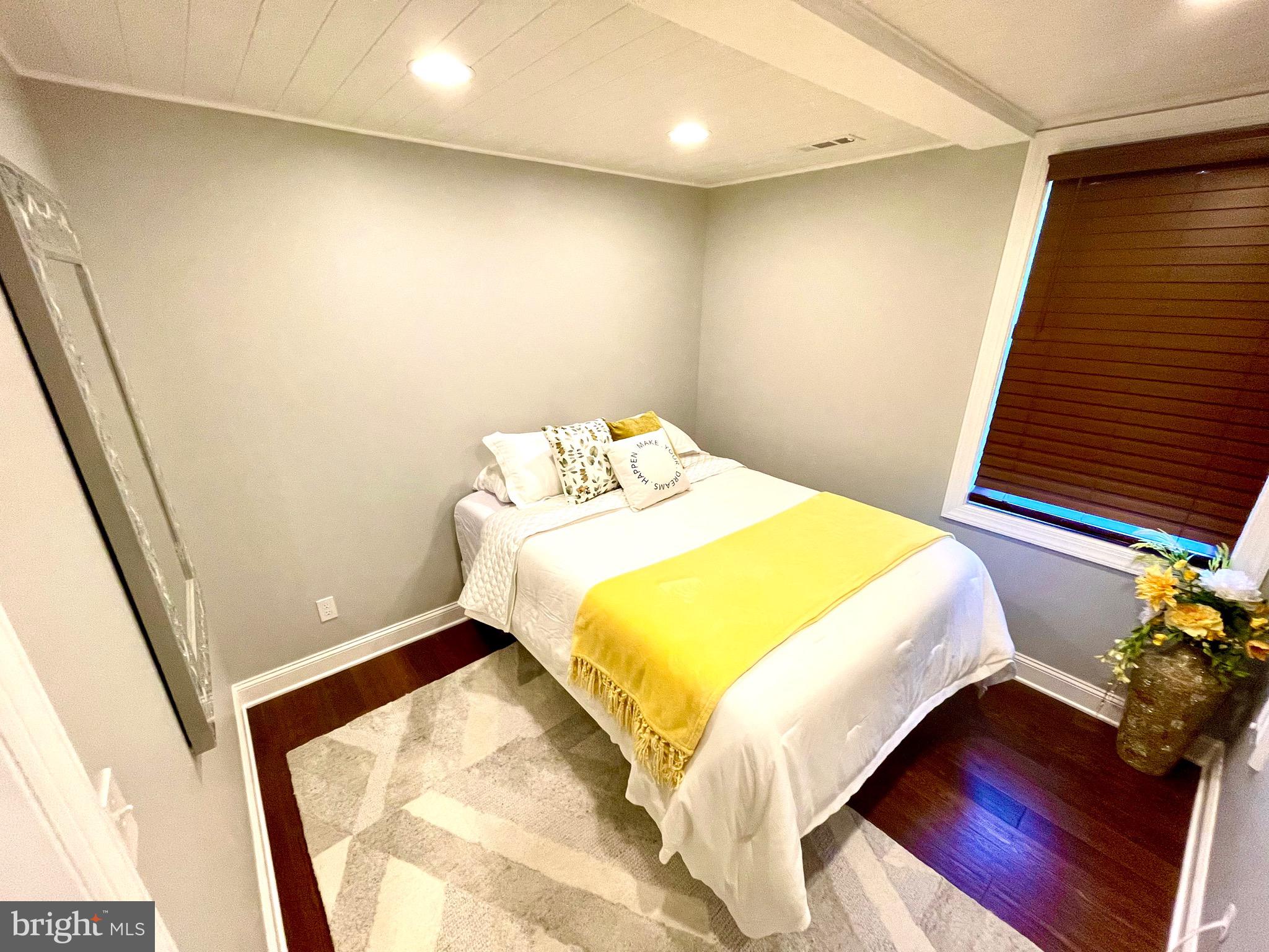 SUMMERS RIDGE SOUTH - Residential