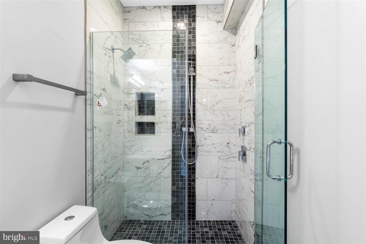 HENDERSON'S WHARF - Residential