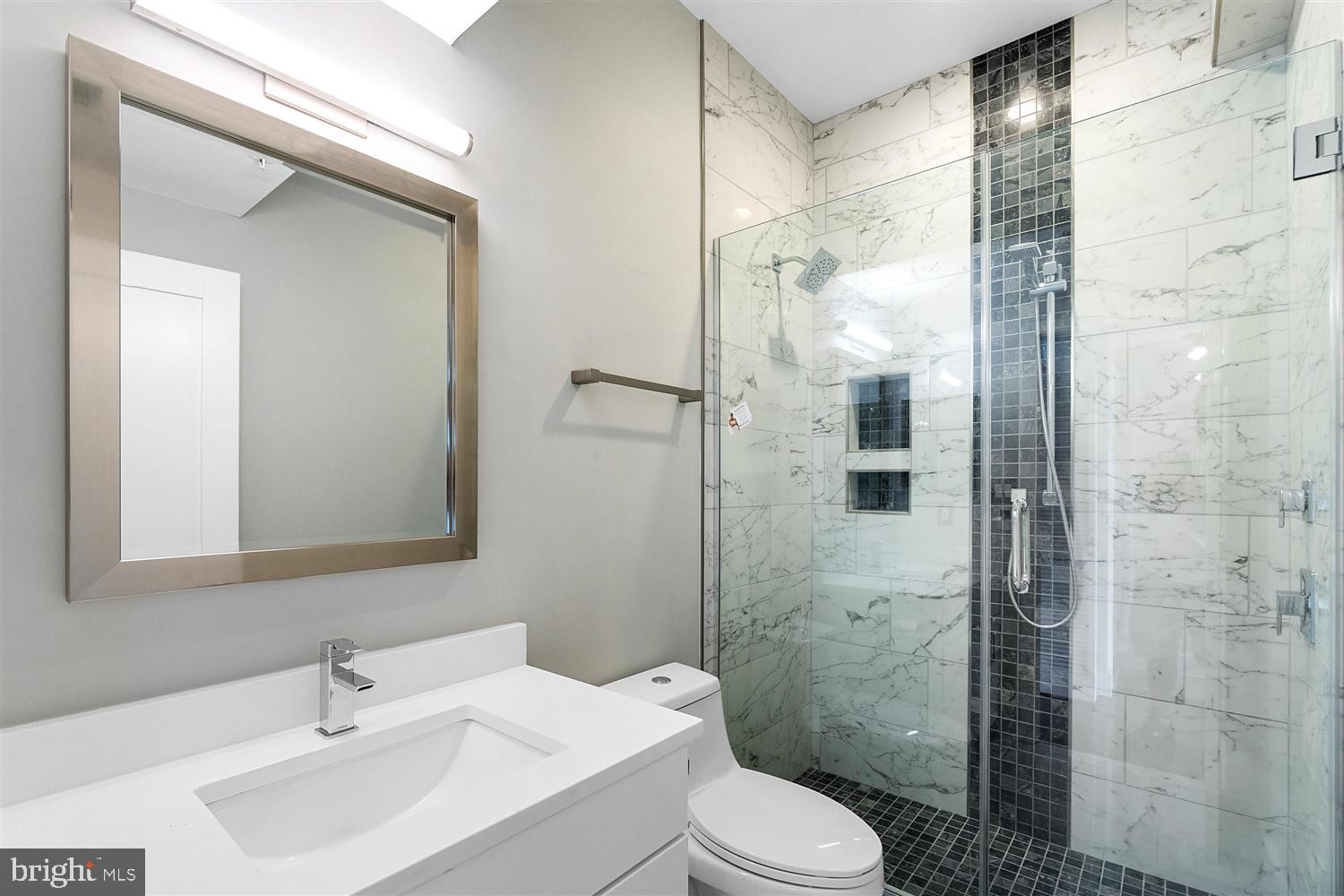 HENDERSON'S WHARF - Residential