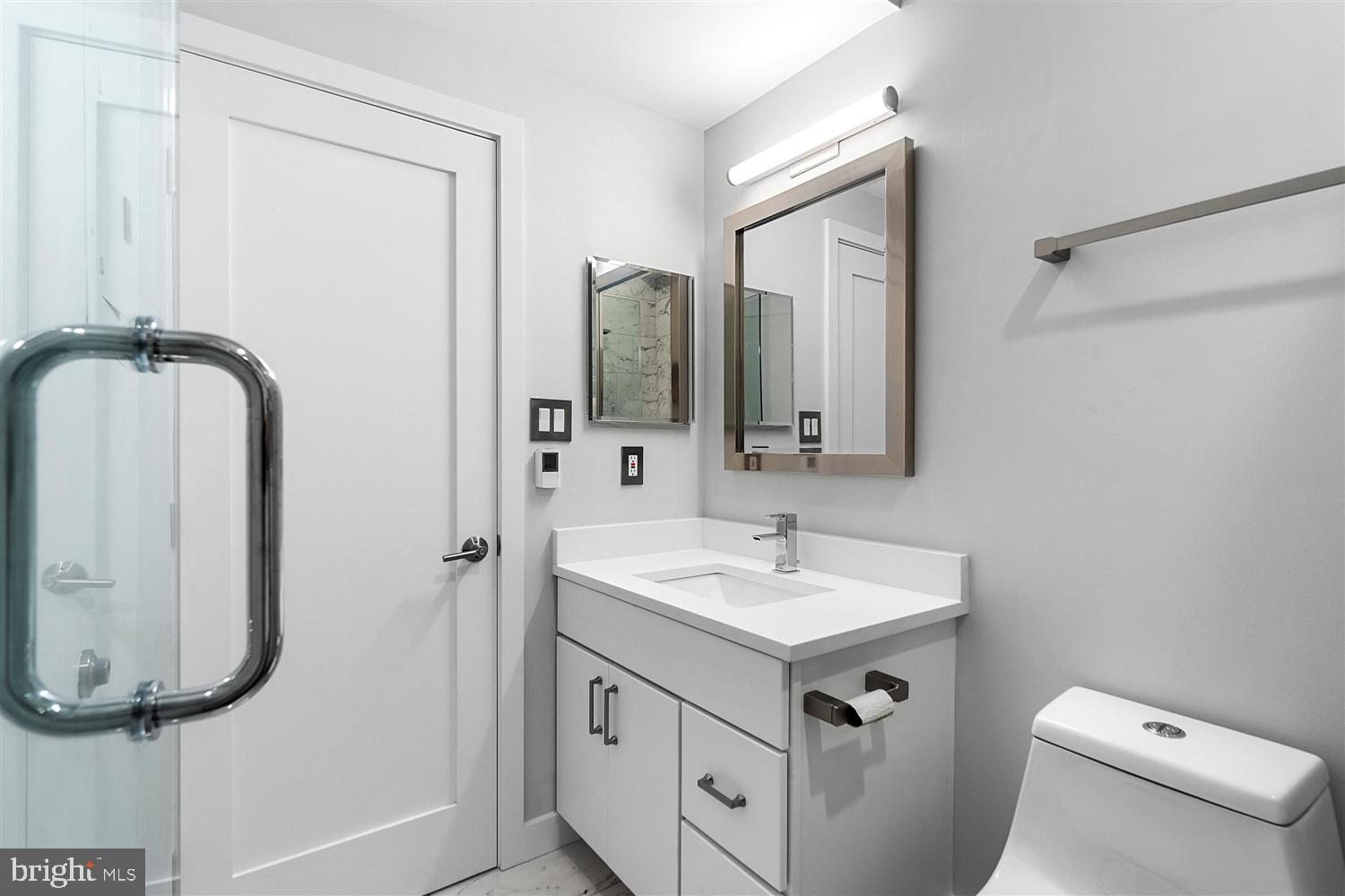 HENDERSON'S WHARF - Residential