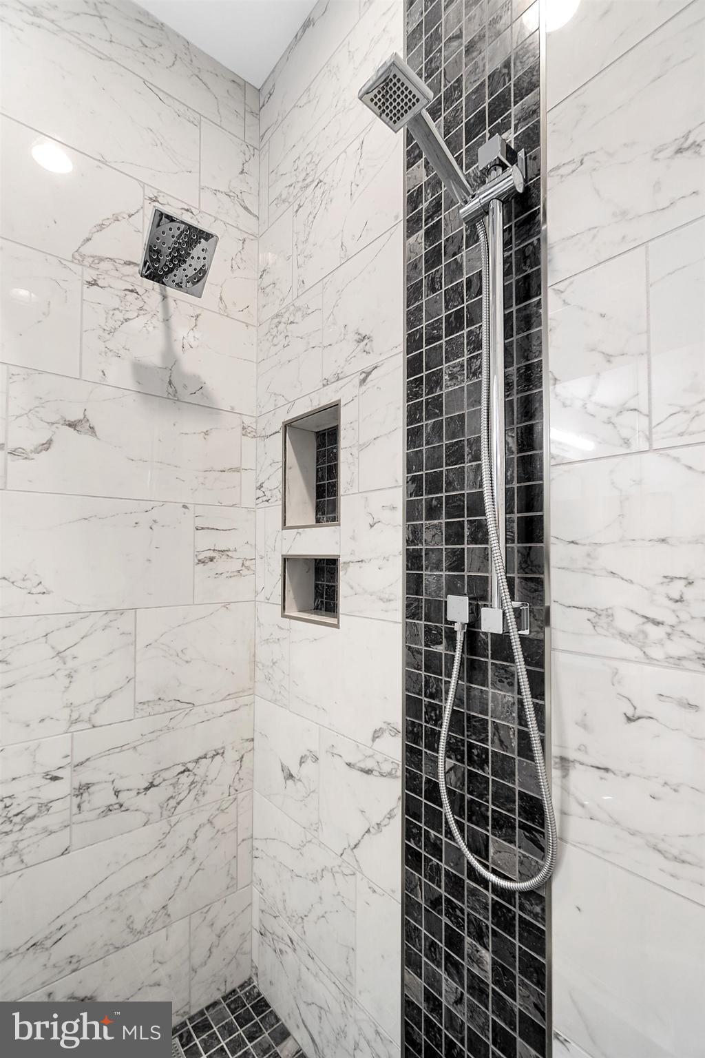 HENDERSON'S WHARF - Residential