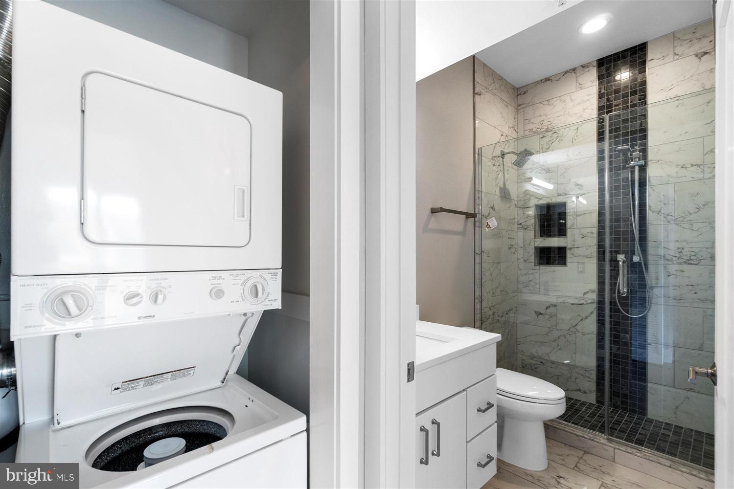 HENDERSON'S WHARF - Residential