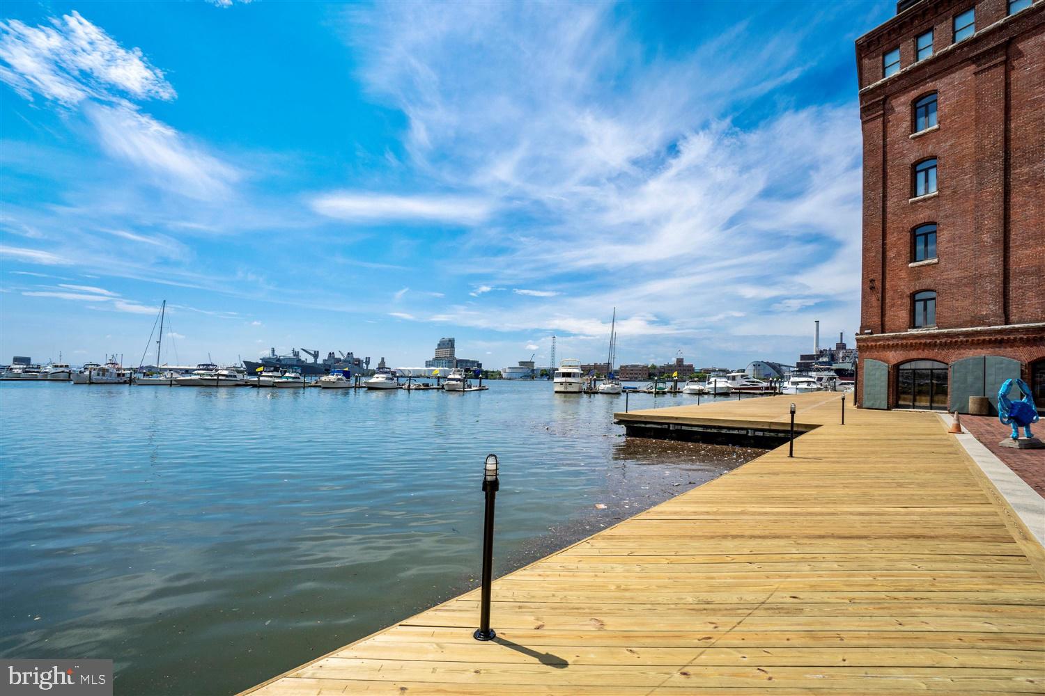 HENDERSON'S WHARF - Residential