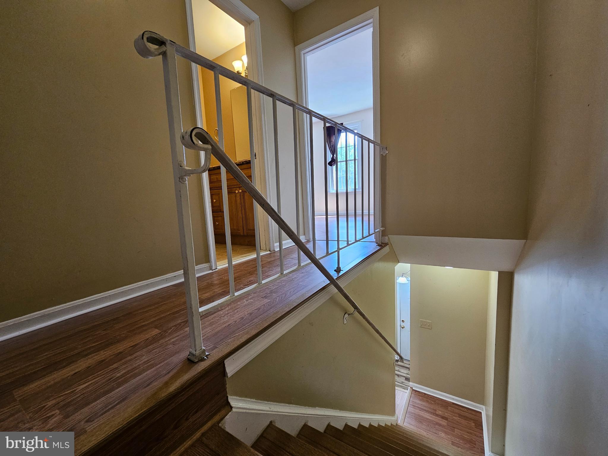 KINGS PARK WEST - Residential Lease