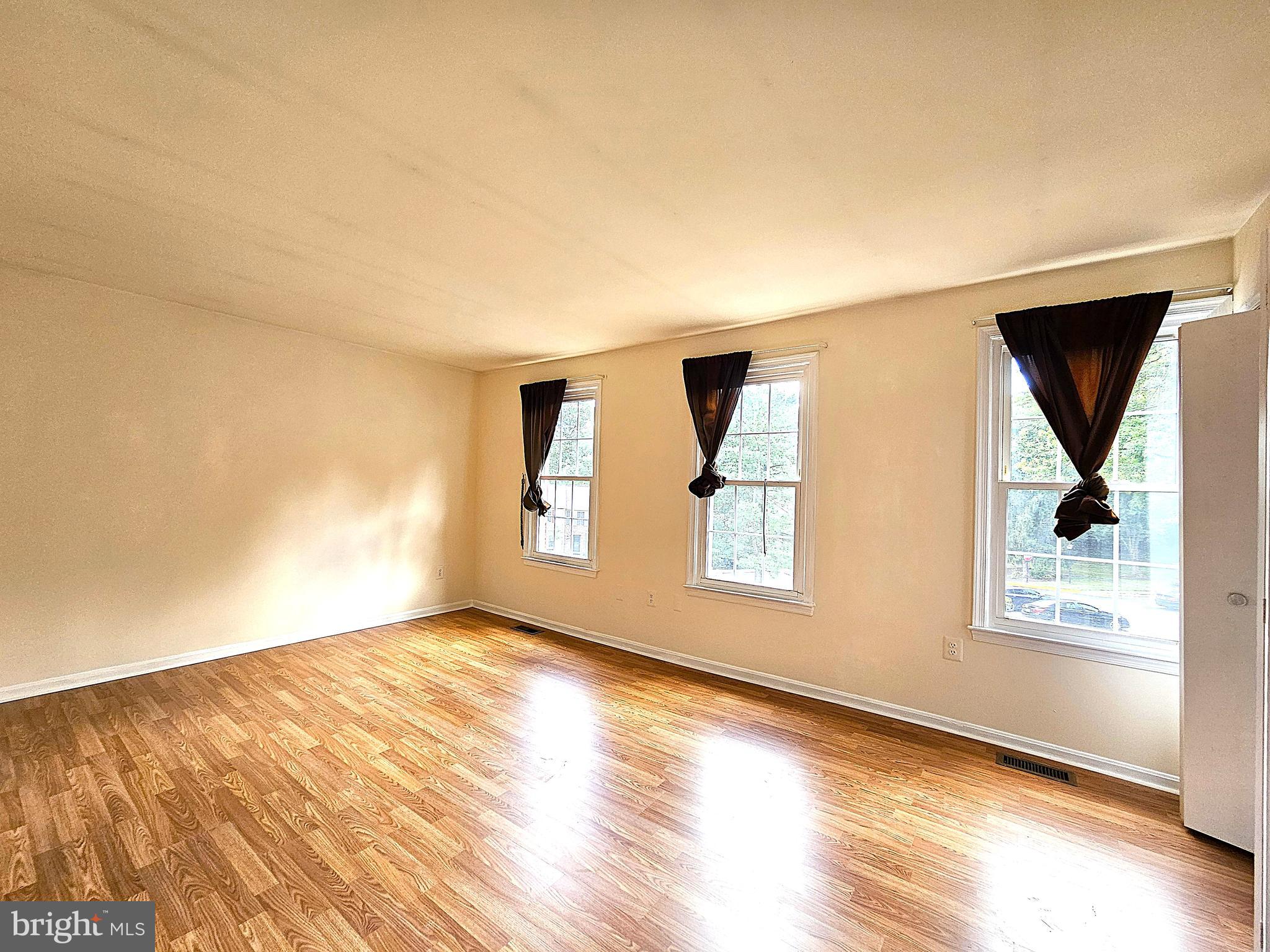 KINGS PARK WEST - Residential Lease